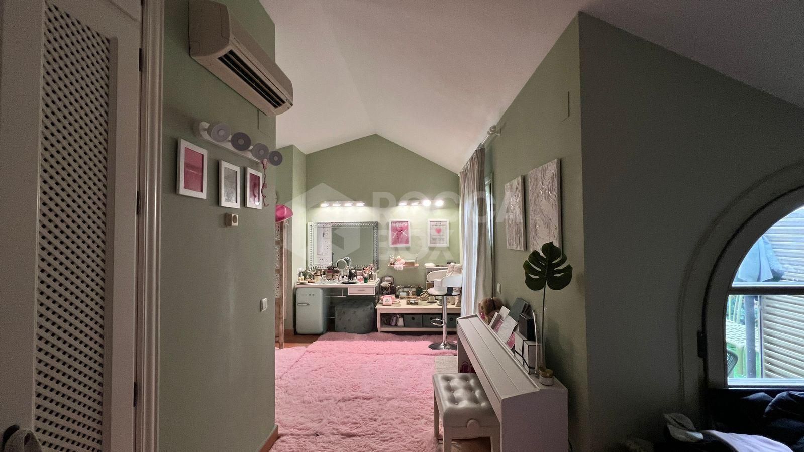 4-Bedroom Townhouse with Private Pool, Garden & Golf + Lake Views in Sotogrande