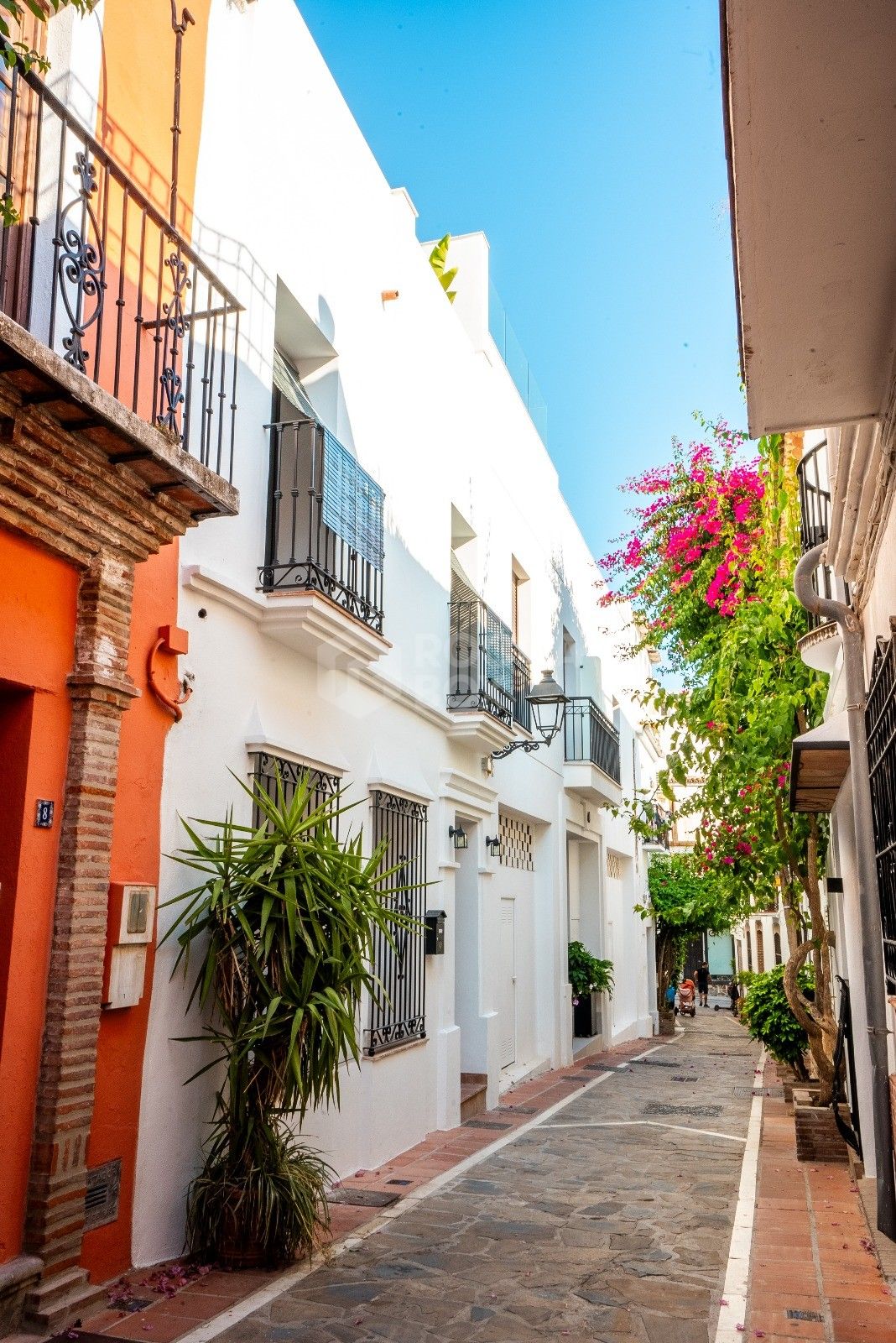 Renovated townhouse with private pool in Marbella Old Town