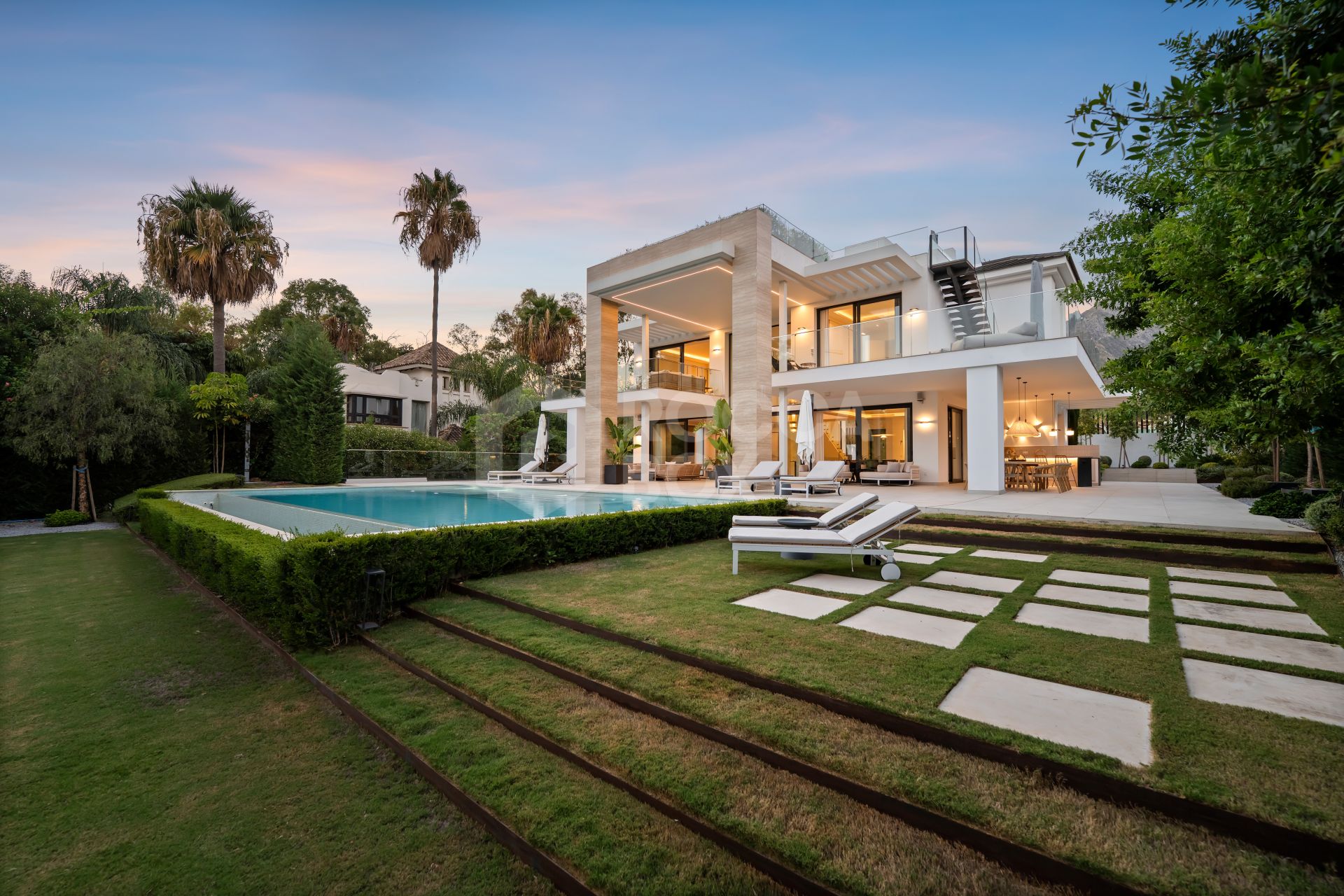 Contemporary Mediterranean Elegance on Marbella’s Golden Mile
