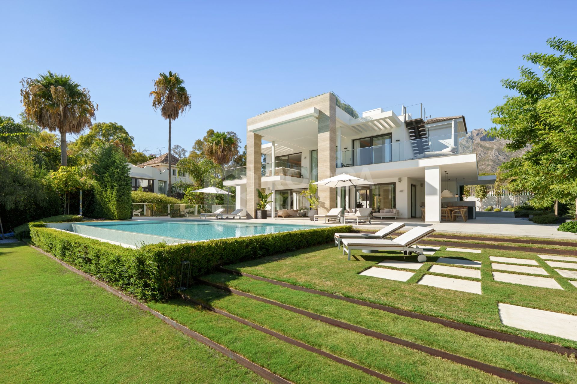 Contemporary Mediterranean Elegance on Marbella’s Golden Mile