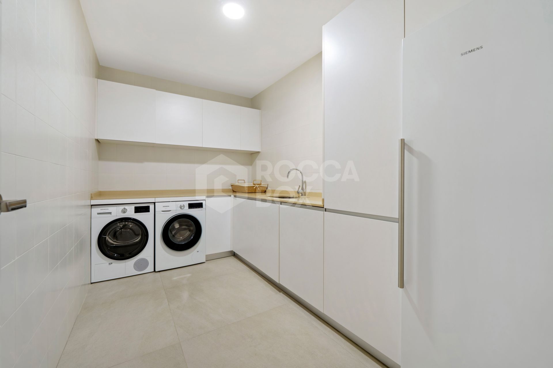 Contemporary Mediterranean Elegance on Marbella’s Golden Mile