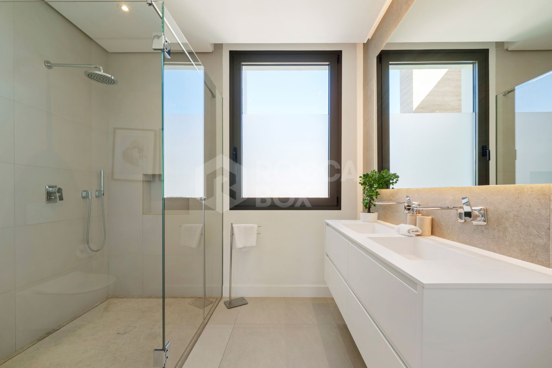 Contemporary Mediterranean Elegance on Marbella’s Golden Mile