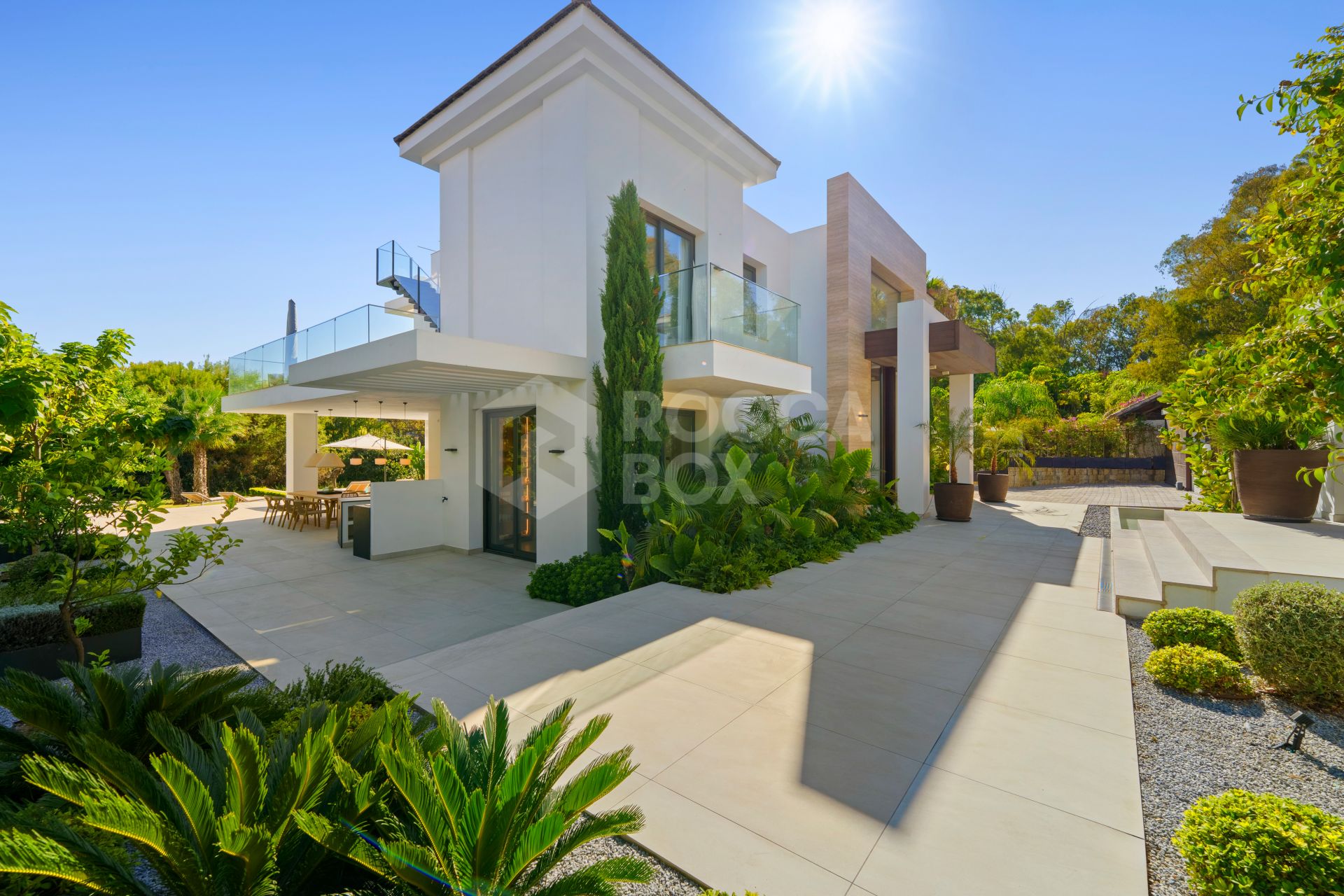 Contemporary Mediterranean Elegance on Marbella’s Golden Mile