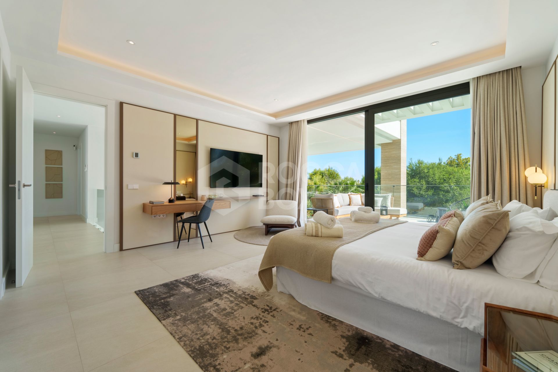 Contemporary Mediterranean Elegance on Marbella’s Golden Mile