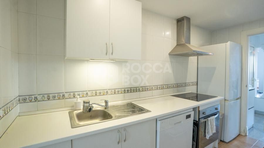 Bright apartment Duplex with Sea and Mountain Views in Puerto Banus