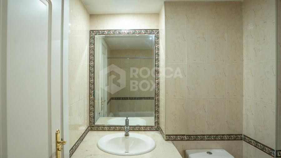 Bright apartment Duplex with Sea and Mountain Views in Puerto Banus