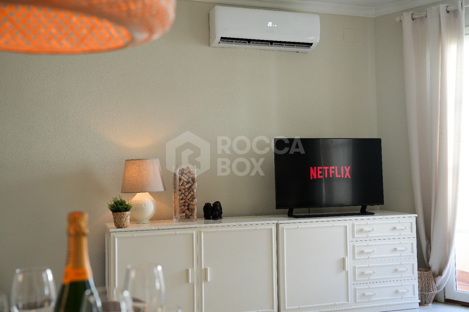 Bright 2 bedroom apartment with terrace in El Paraíso, Estepona