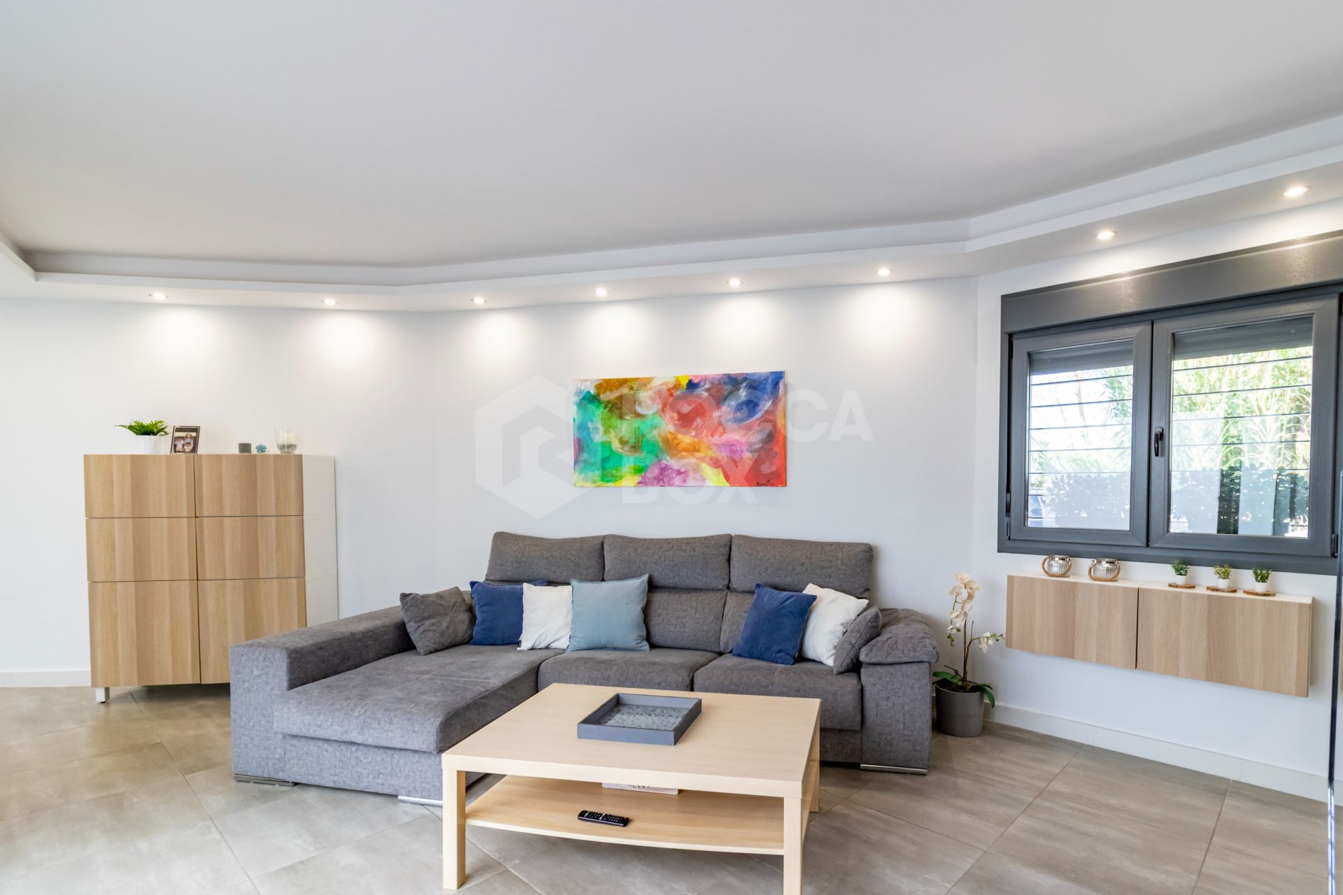 Elegant Family House with Rooftop Pool and Spacious Terrace - Peaceful Living Close to the Town Center