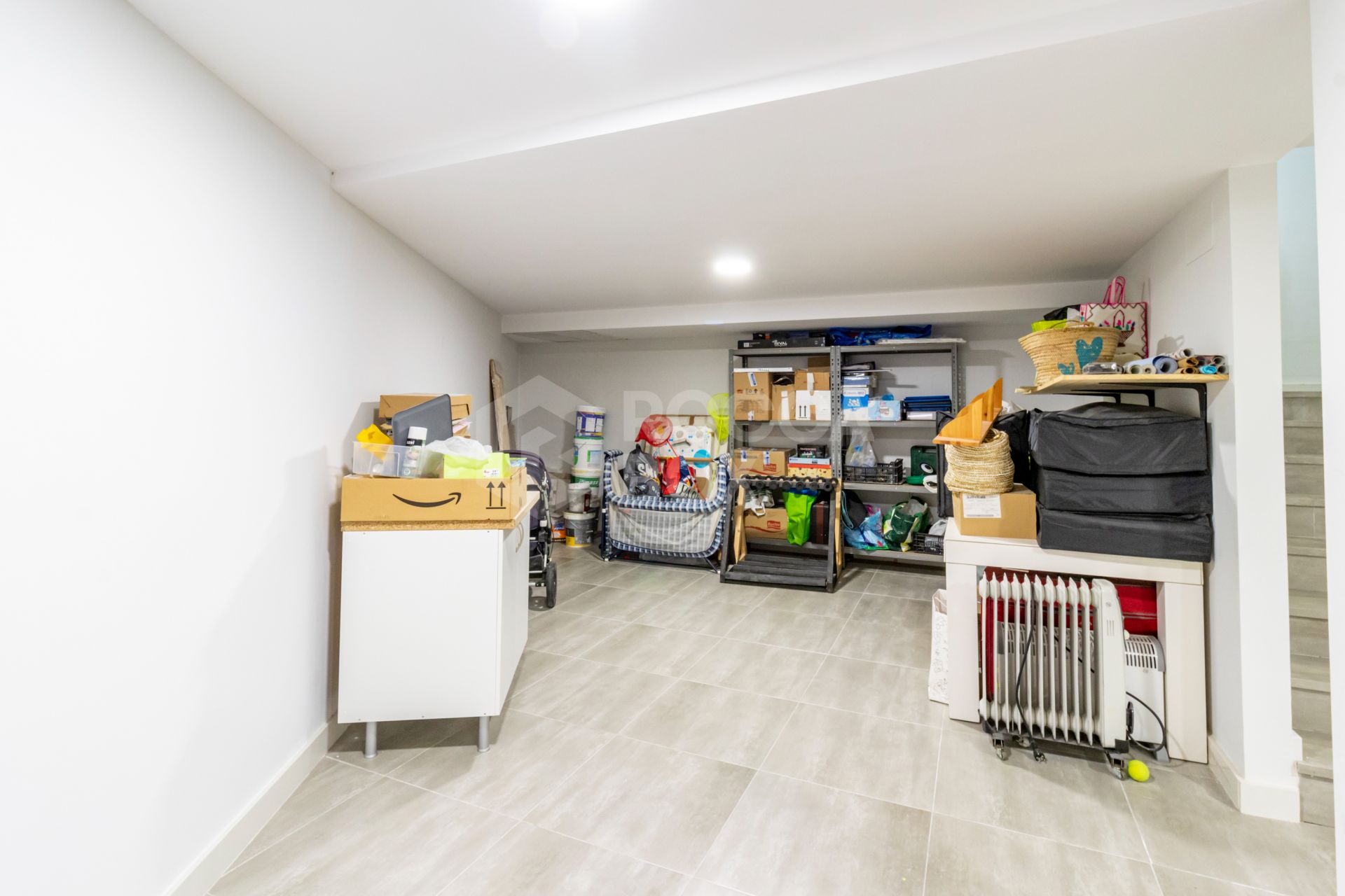 Elegant Family House with Rooftop Pool and Spacious Terrace - Peaceful Living Close to the Town Center