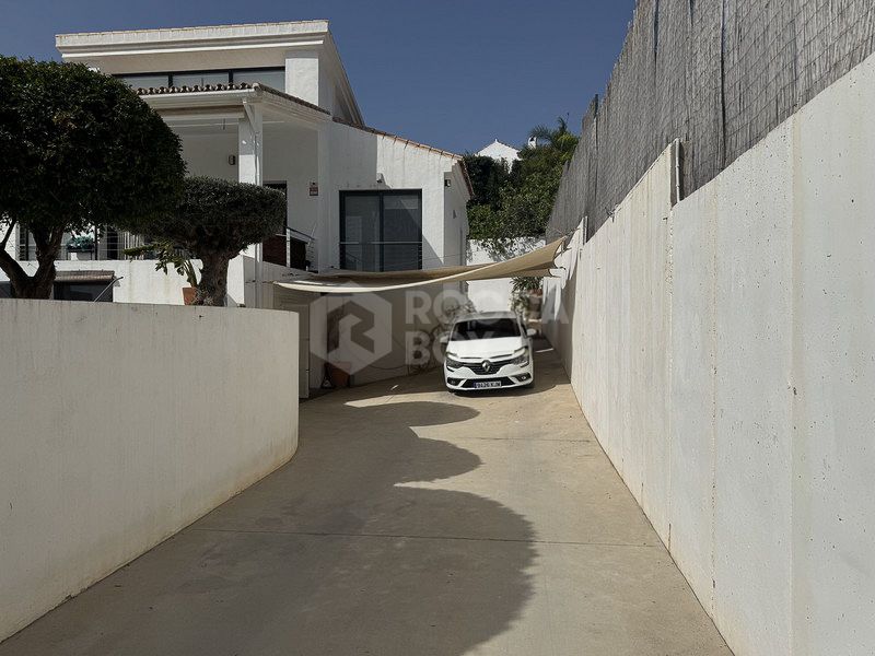 Elegant 4-Bedroom Villa in Estepona with Panoramic Sea, Mountain & Africa Views