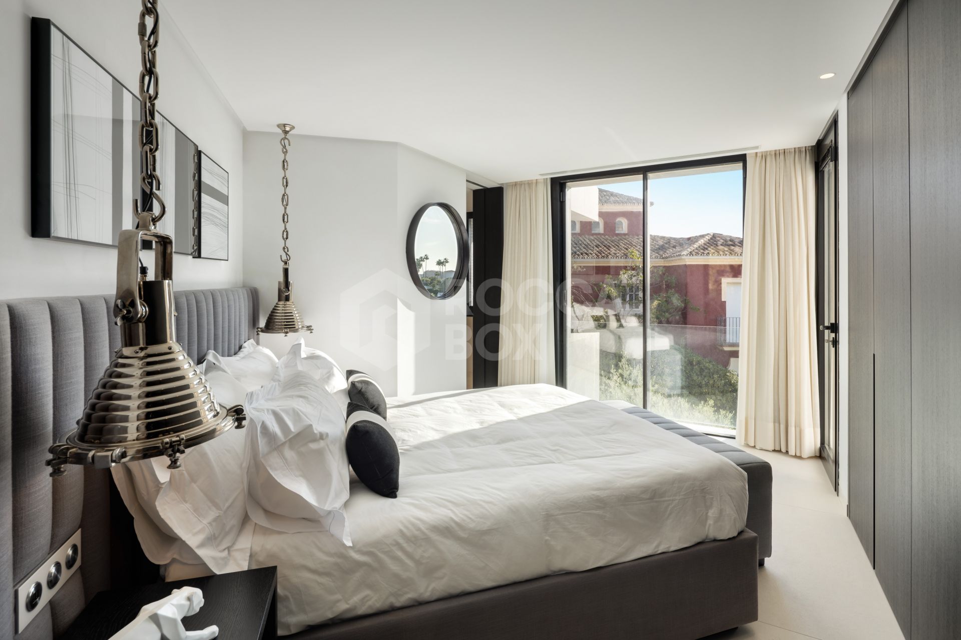 Refined Contemporary Villa in El Herrojo Alto, Benahavís