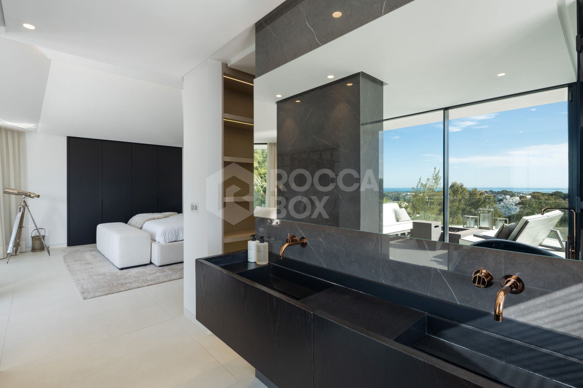 Refined Contemporary Villa in El Herrojo Alto, Benahavís