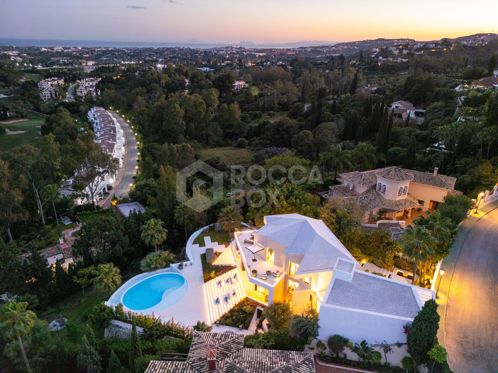 Refined Contemporary Villa in El Herrojo Alto, Benahavís