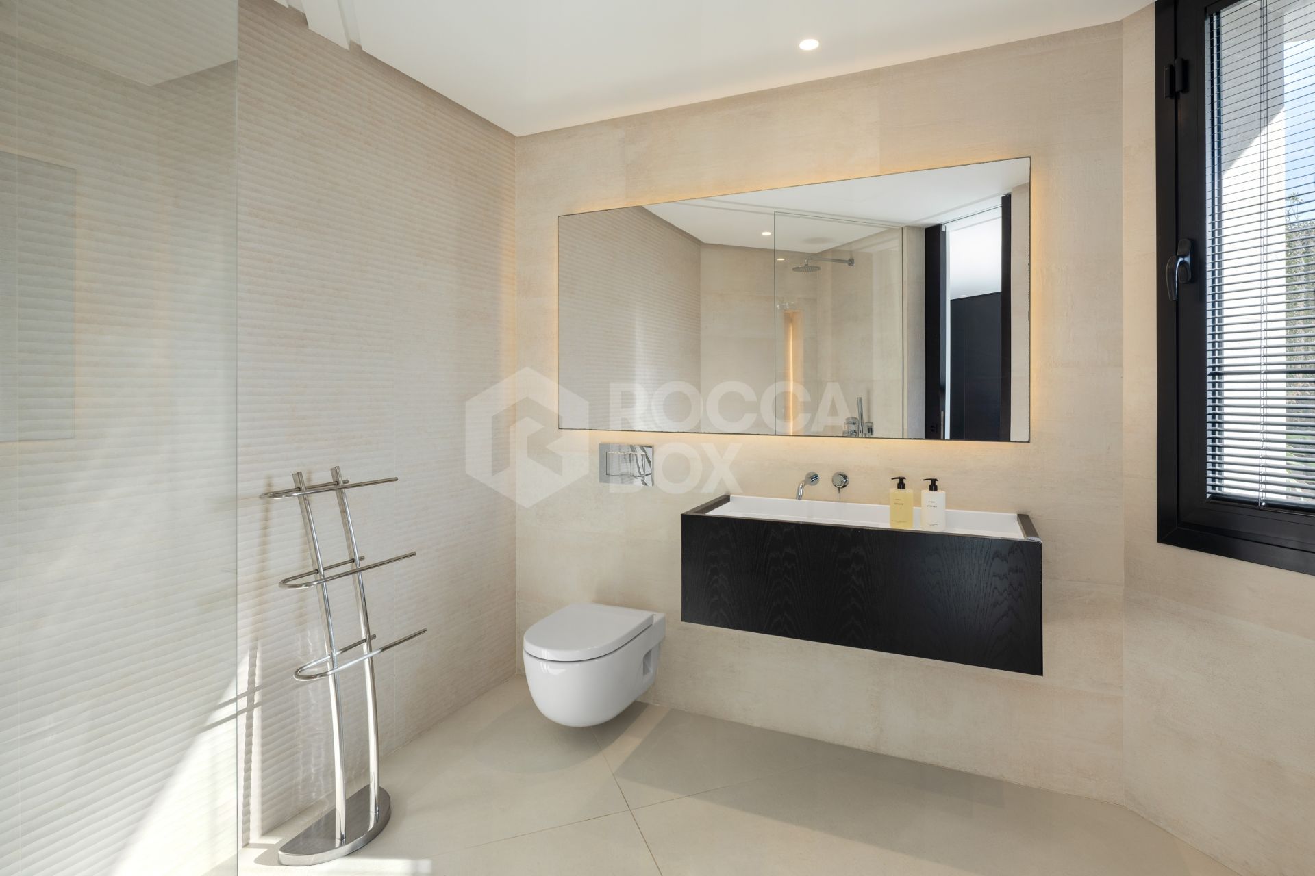 Refined Contemporary Villa in El Herrojo Alto, Benahavís