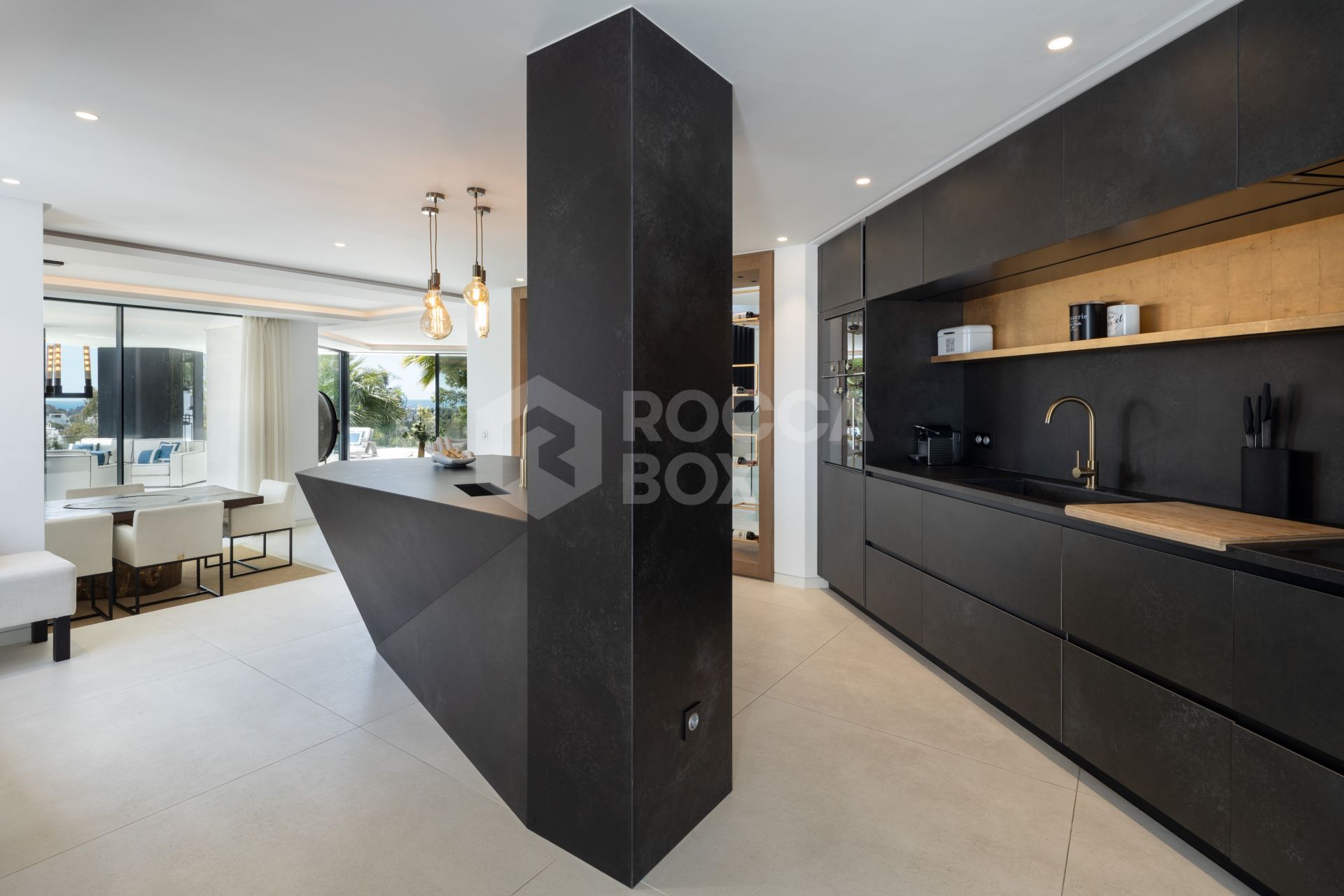 Refined Contemporary Villa in El Herrojo Alto, Benahavís