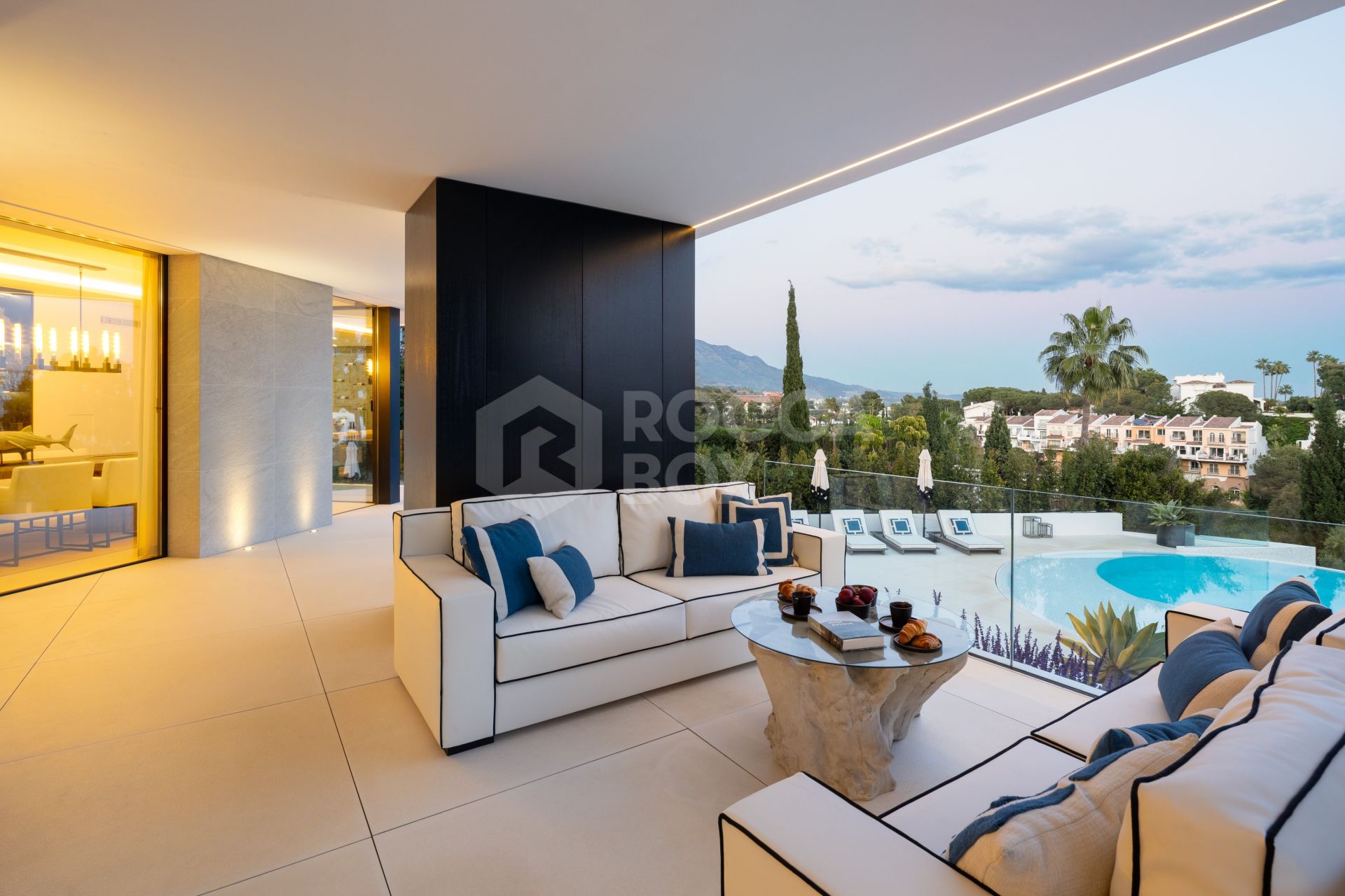 Refined Contemporary Villa in El Herrojo Alto, Benahavís