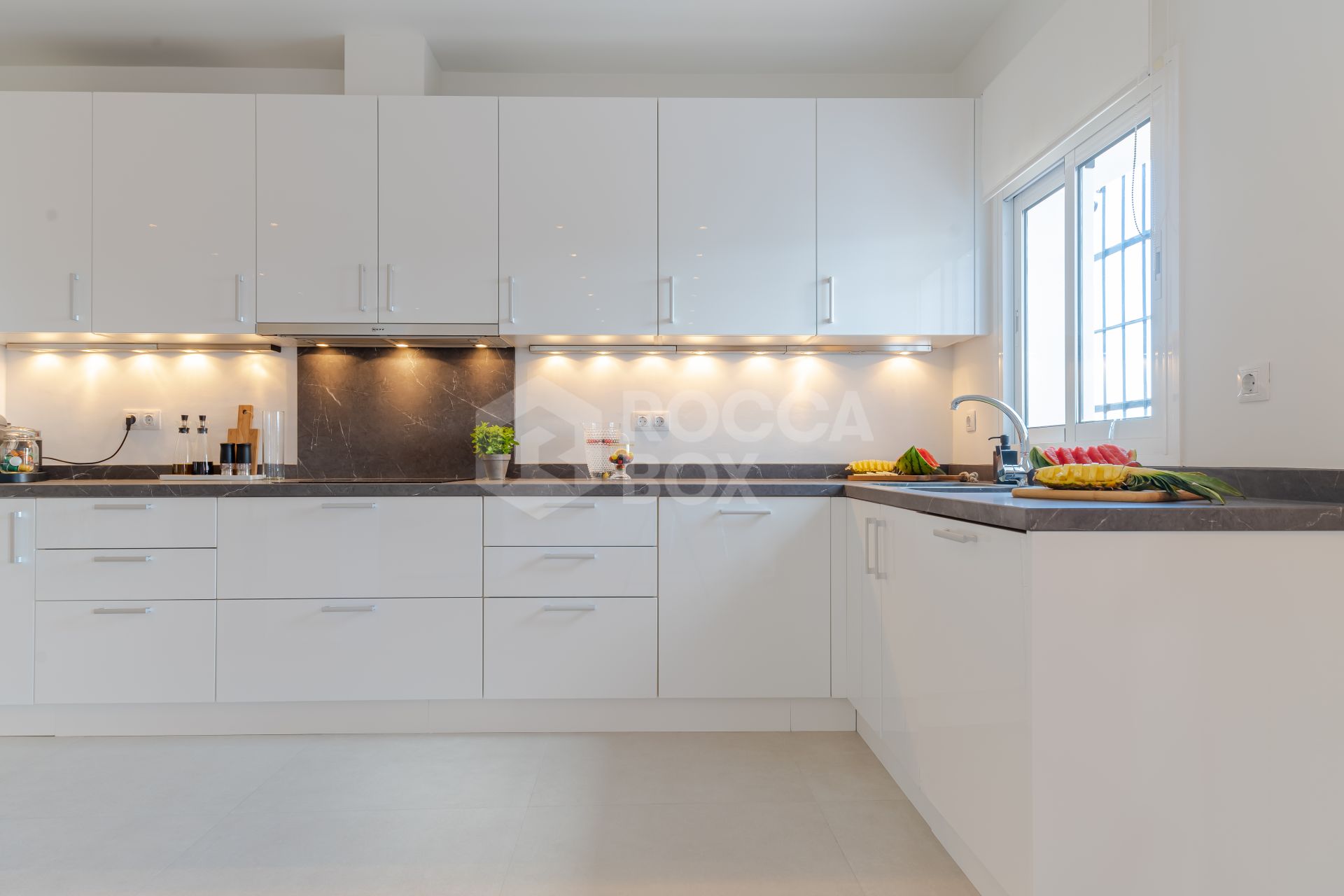 Stylish Scandinavian Private Villa with Sea, Mountain & Sunset Views in Nueva Andalucía