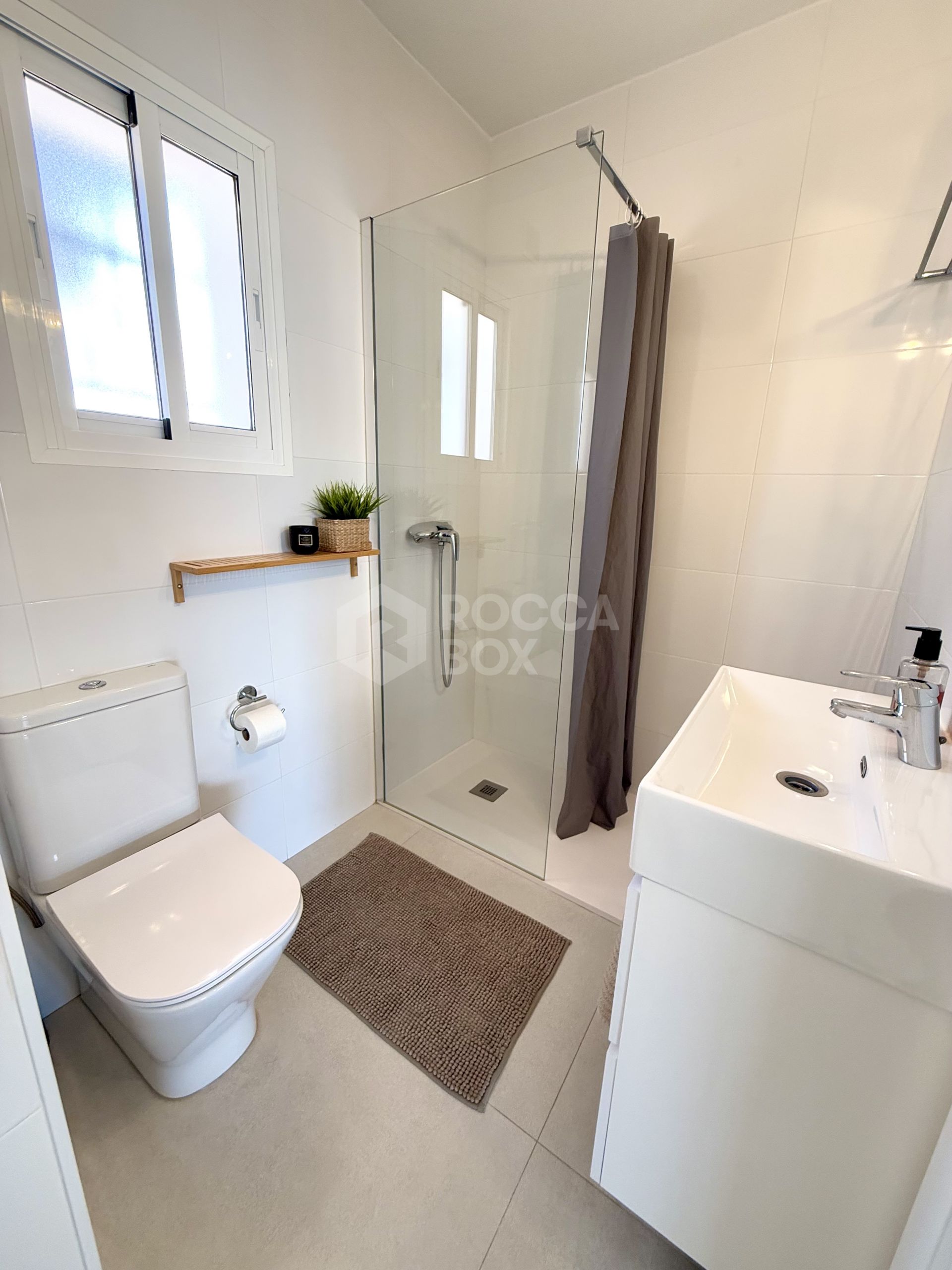 Stylish Scandinavian Private Villa with Sea, Mountain & Sunset Views in Nueva Andalucía