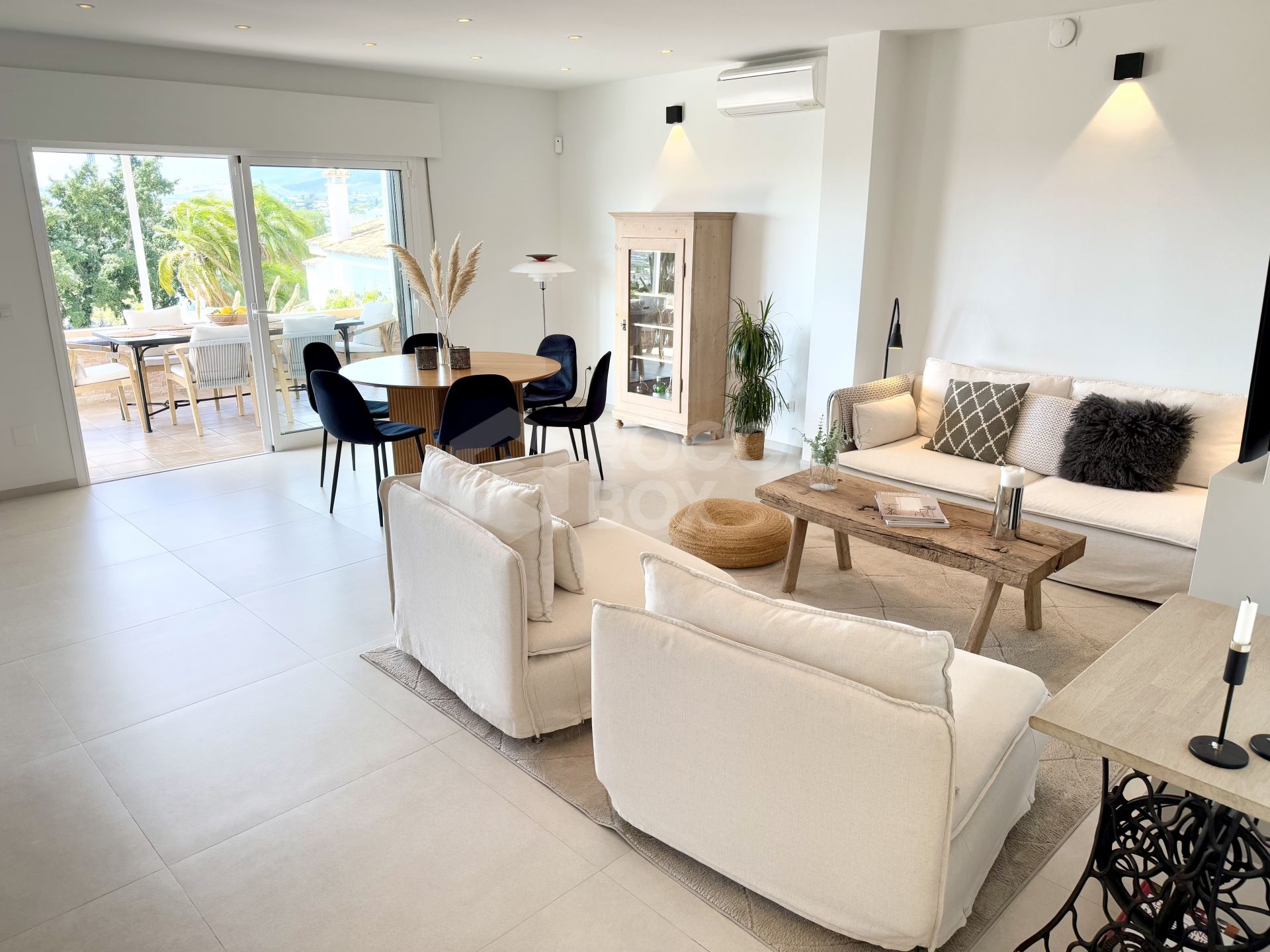 Stylish Scandinavian Private Villa with Sea, Mountain & Sunset Views in Nueva Andalucía