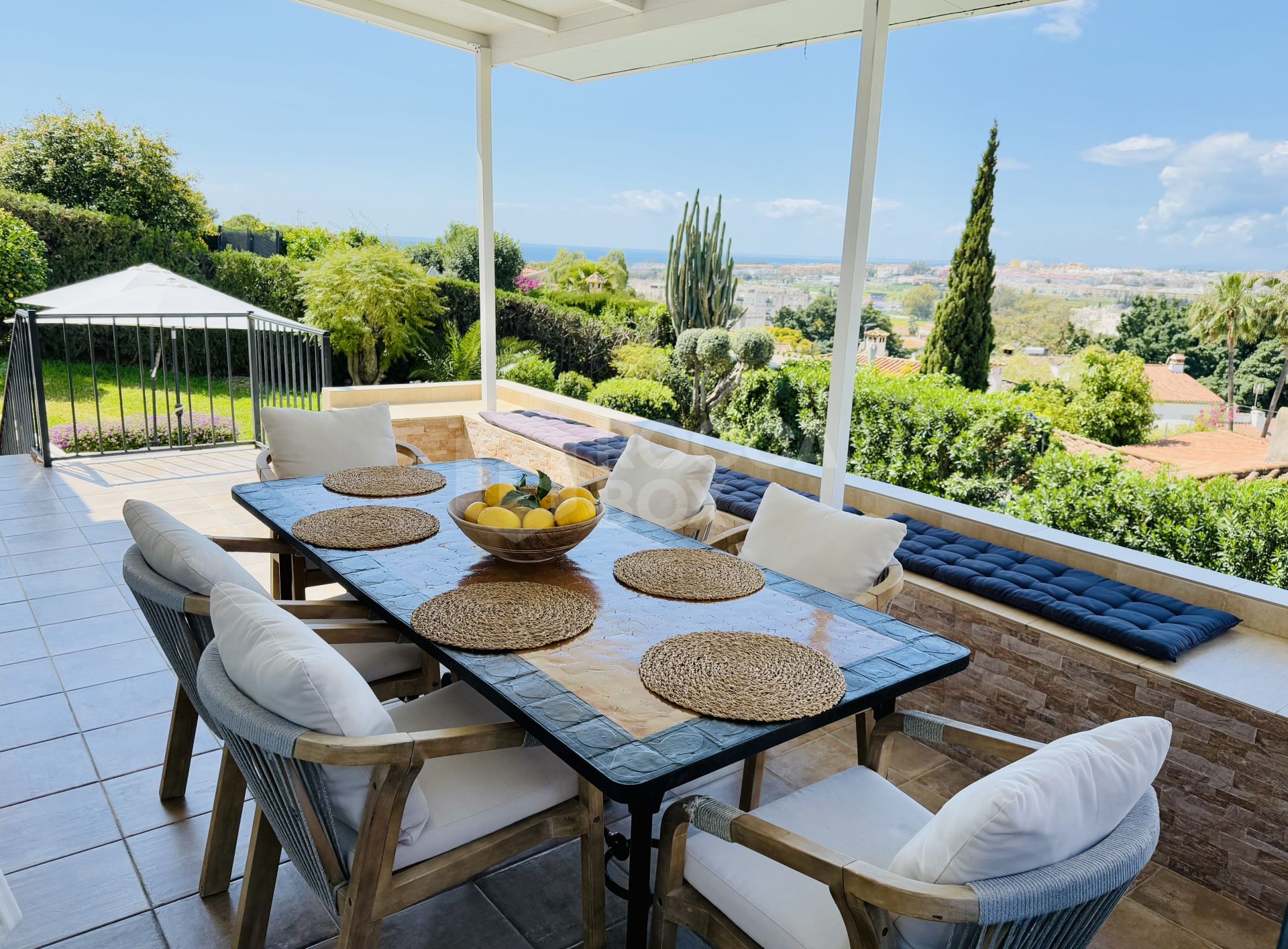 Stylish Scandinavian Private Villa with Sea, Mountain & Sunset Views in Nueva Andalucía