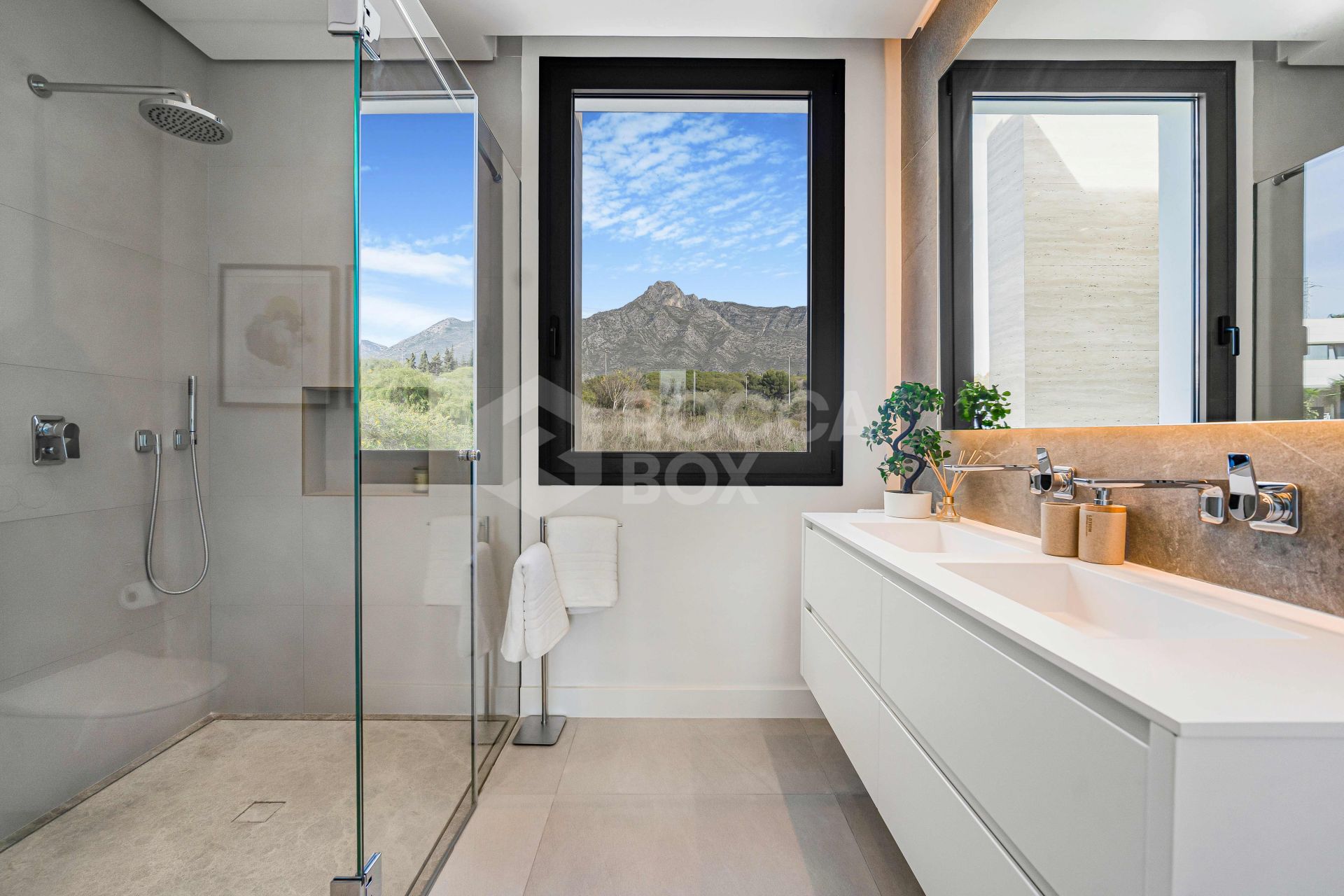 Brand-New Designer Villa with Sea Views & Touristic License on Marbella’s Golden Mile
