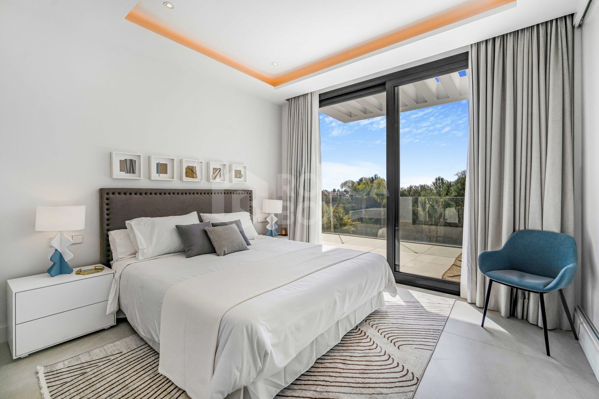 Brand-New Designer Villa with Sea Views & Touristic License on Marbella’s Golden Mile