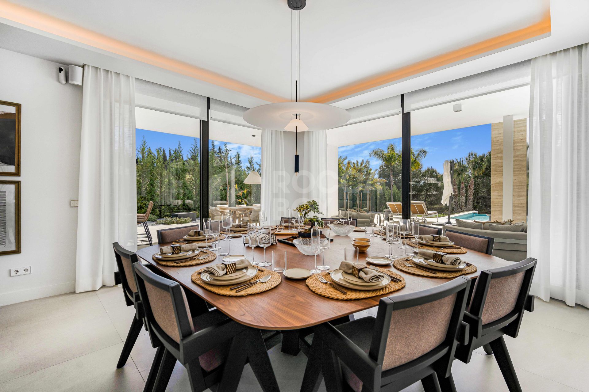 Brand-New Designer Villa with Sea Views & Touristic License on Marbella’s Golden Mile