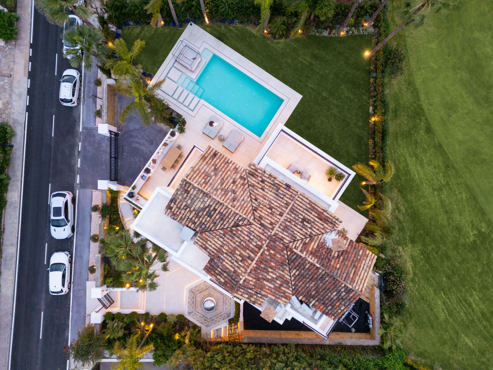 Modern Mediterranean Elegance with Golf and Sea Views in Los Arqueros