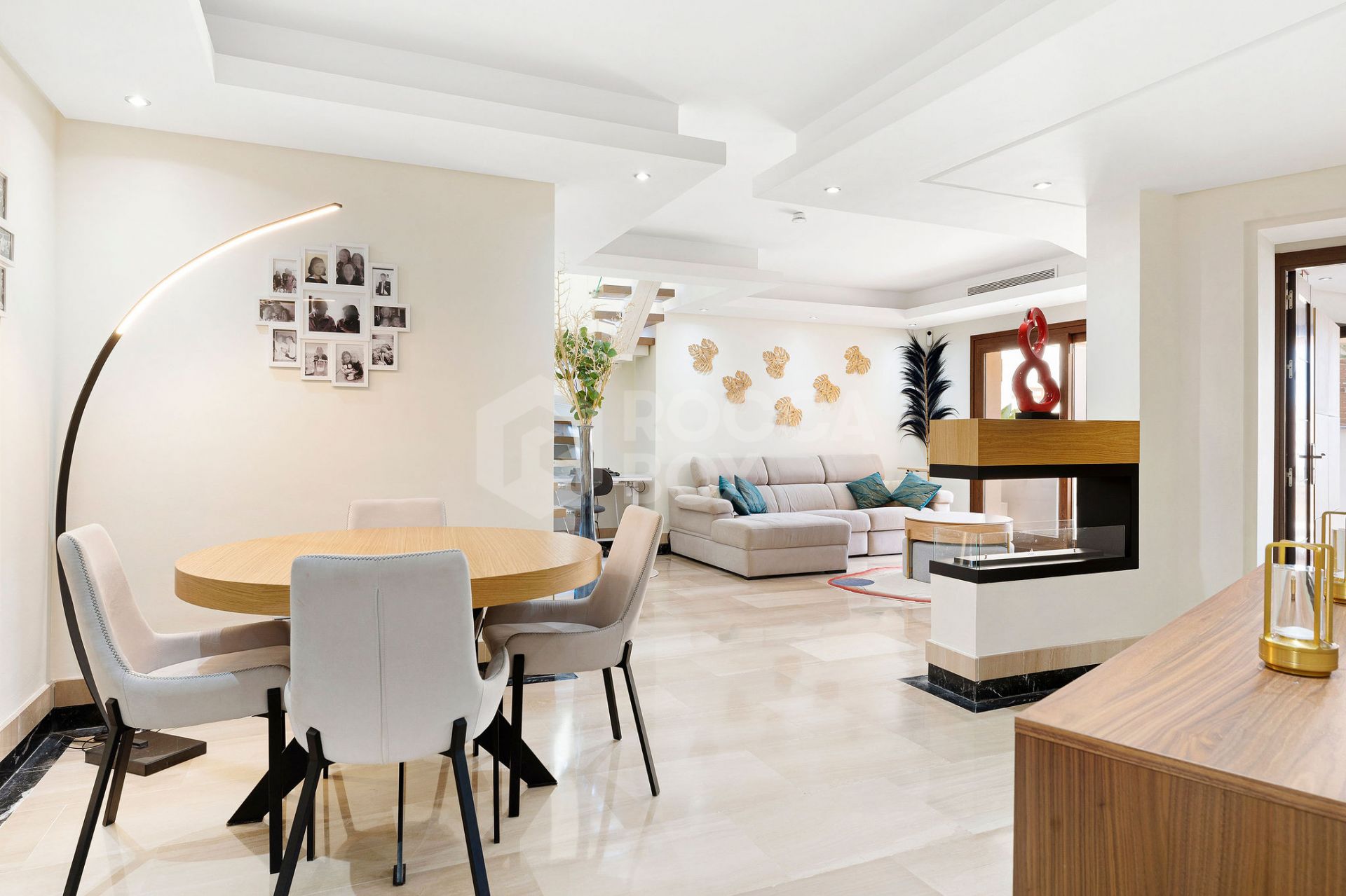 Renovated Beachfront Penthouse with Panoramic Sea Views in Estepona