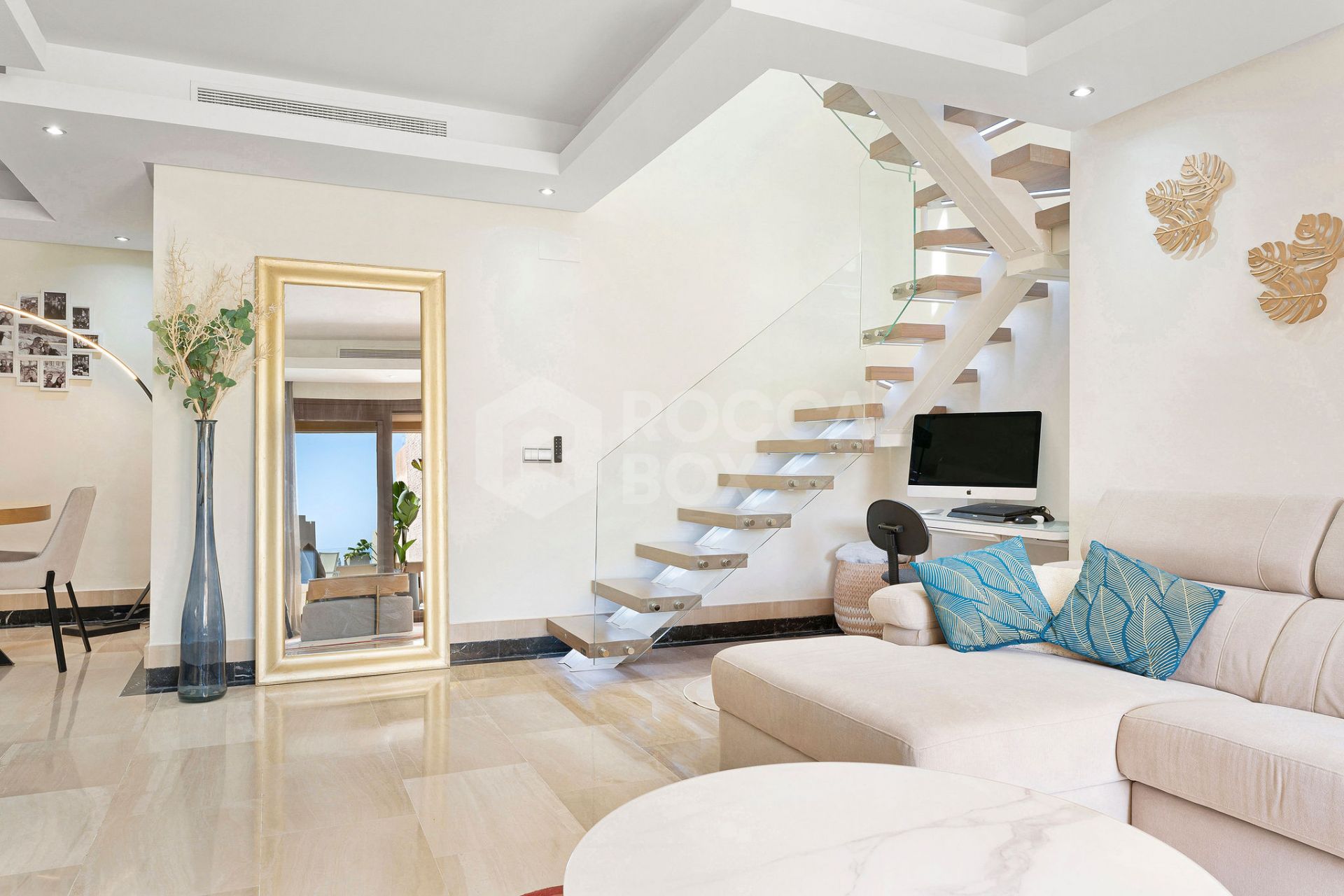 Renovated Beachfront Penthouse with Panoramic Sea Views in Estepona