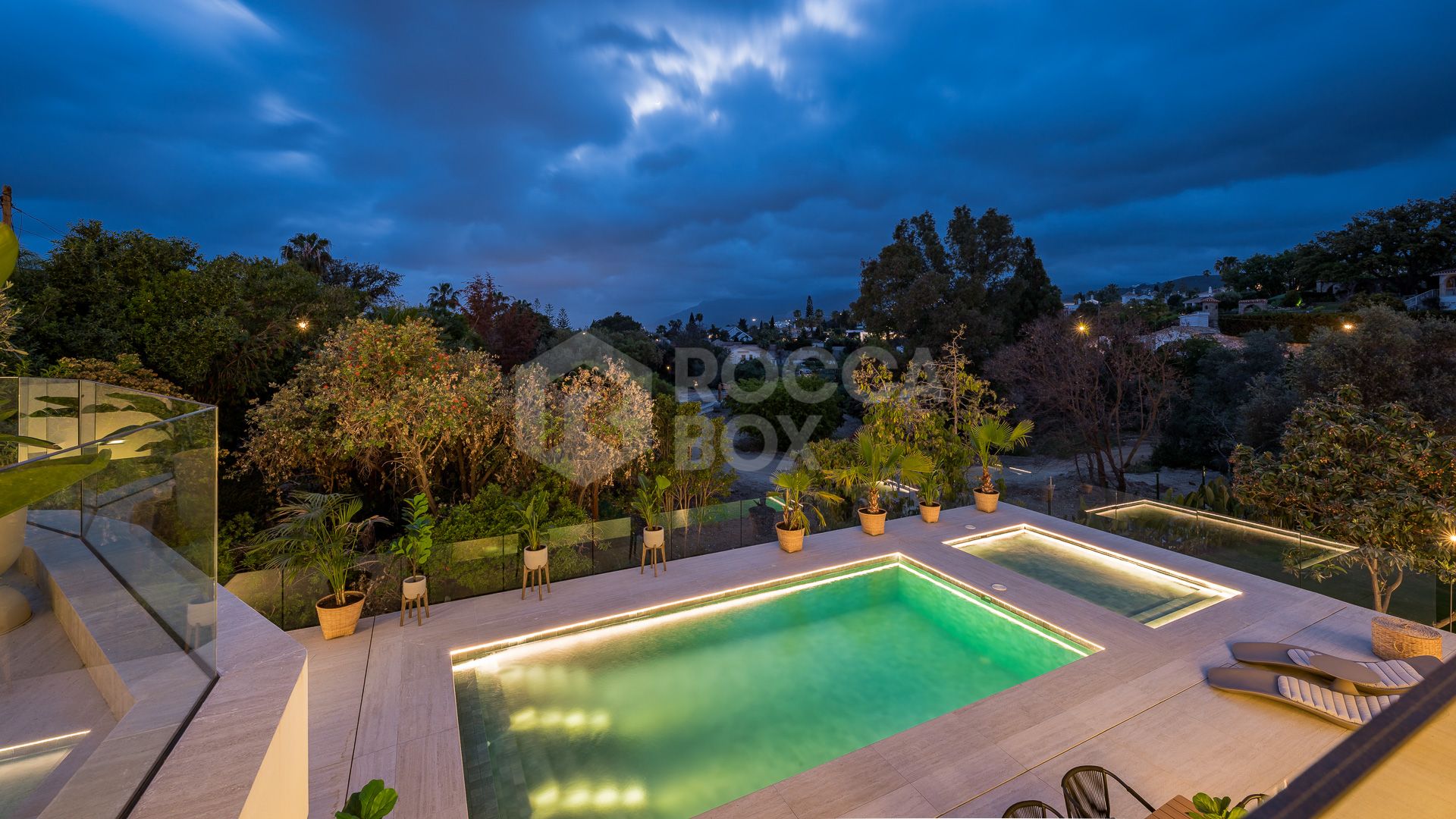 6-Bedroom Contemporary Villa with Pool, Gardens & Luxury Finishes in El Rosario