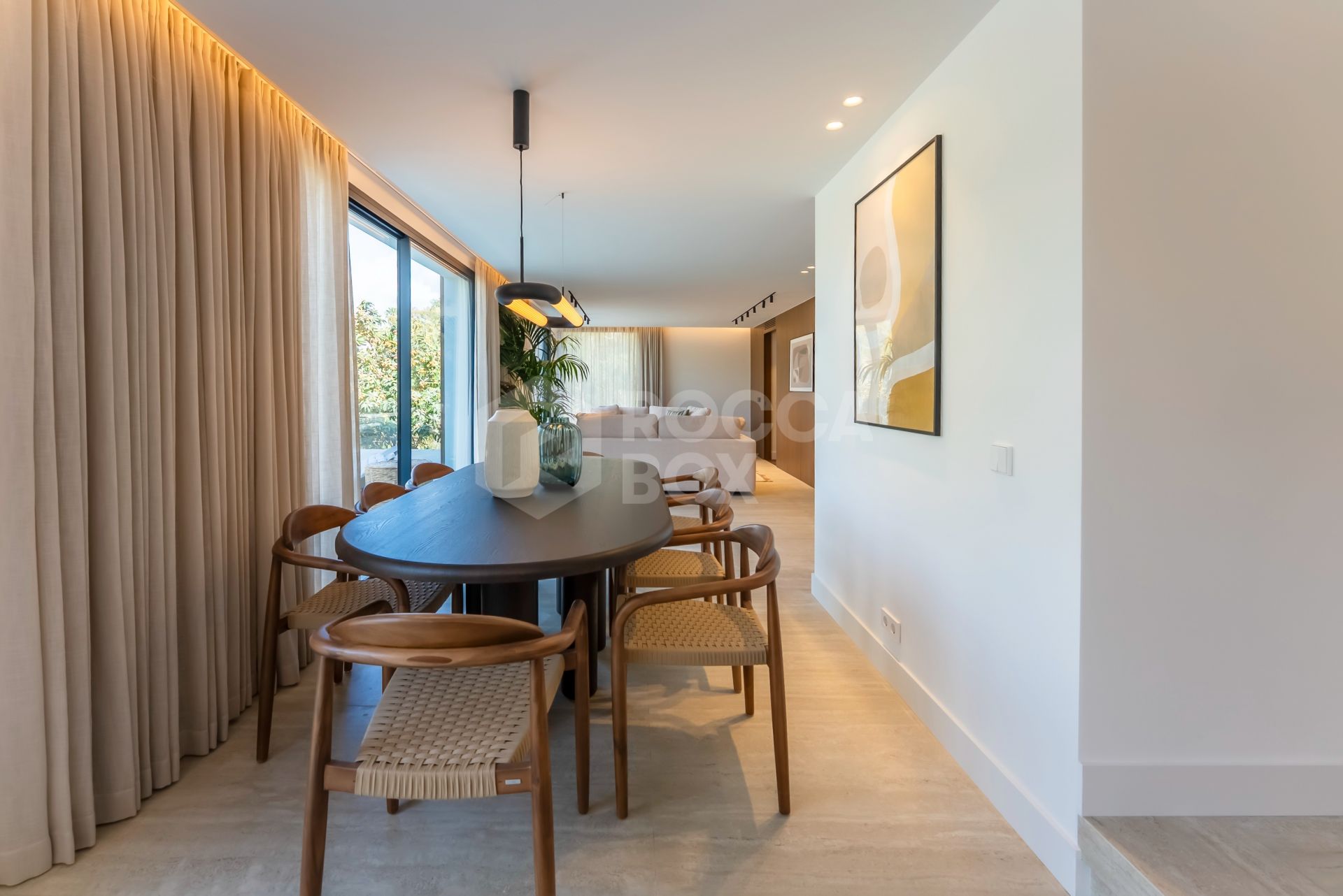 6-Bedroom Contemporary Villa with Pool, Gardens & Luxury Finishes in El Rosario