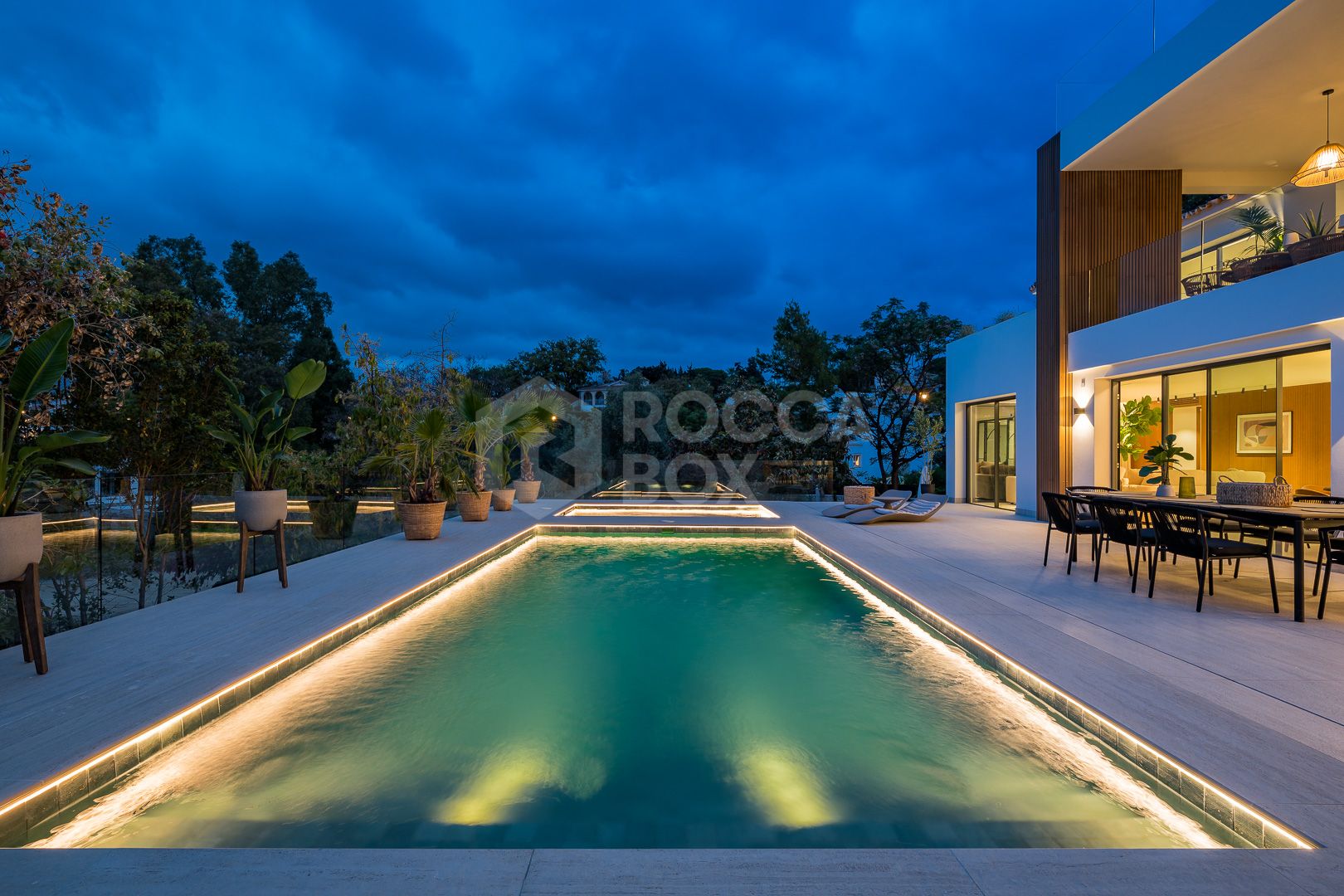 6-Bedroom Contemporary Villa with Pool, Gardens & Luxury Finishes in El Rosario