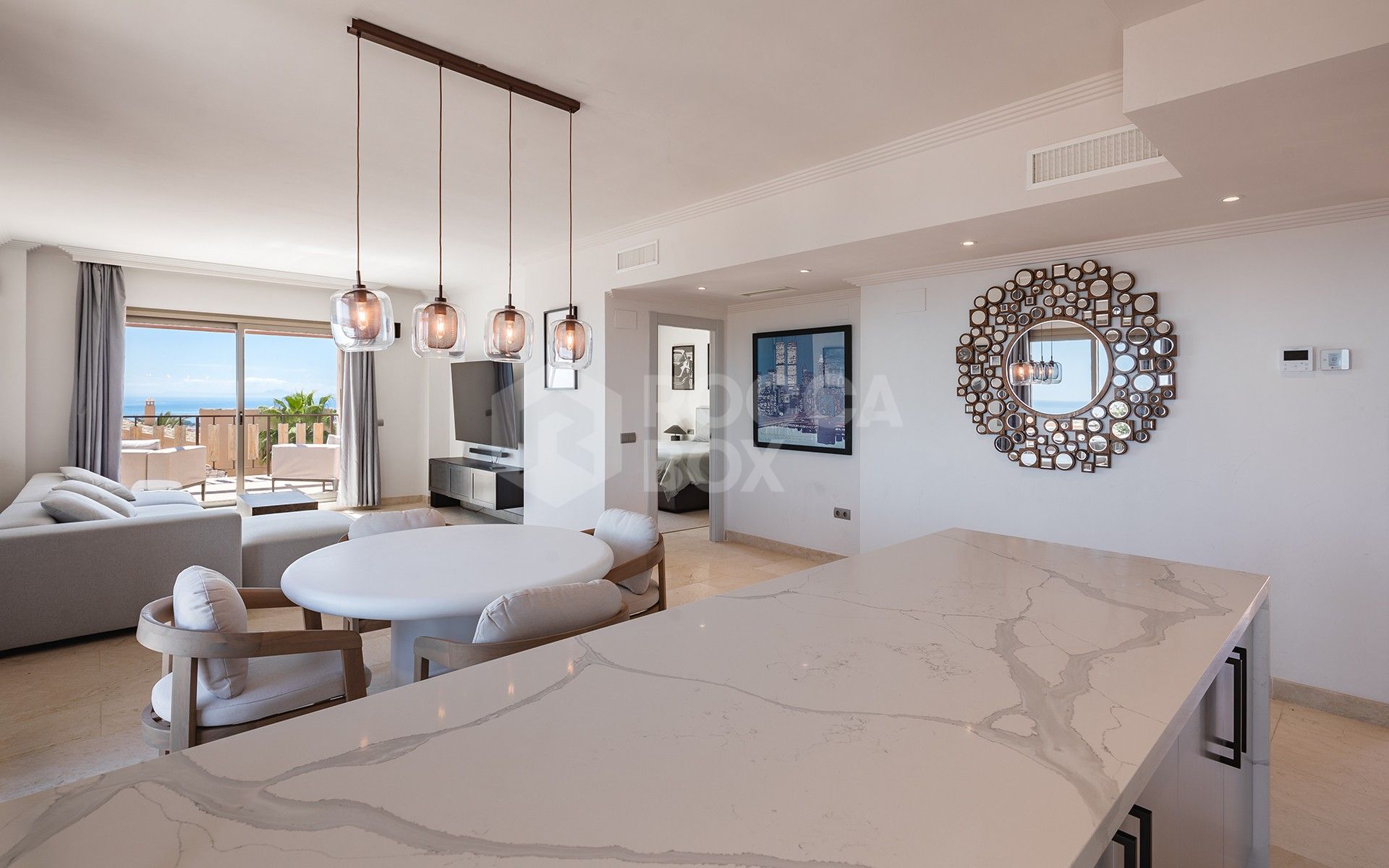 Buy-to-Let Opportunity! One-Level Penthouse with Panoramic Views and Fixed Rental Income