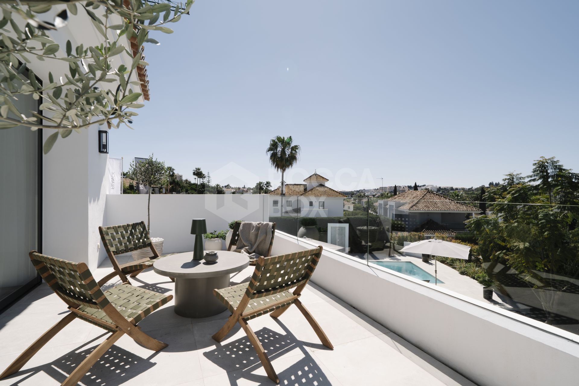 Stunning 5-Bedroom Villa in the Heart of Nueva Andalucía with Golf Views