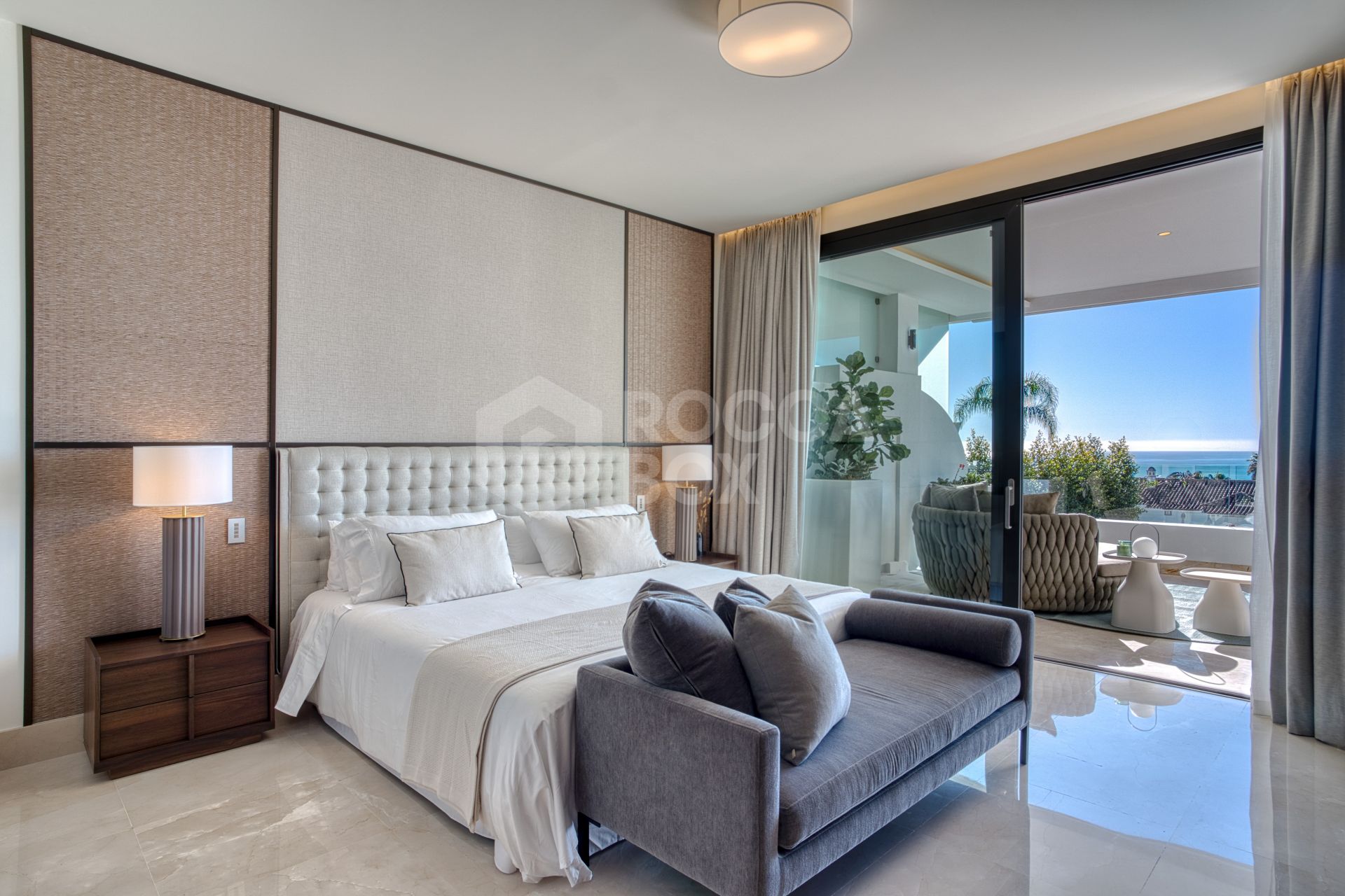 Elegant 4-Bedroom Designer Duplex with Sea Views in La Reserva de Sierra Blanca
