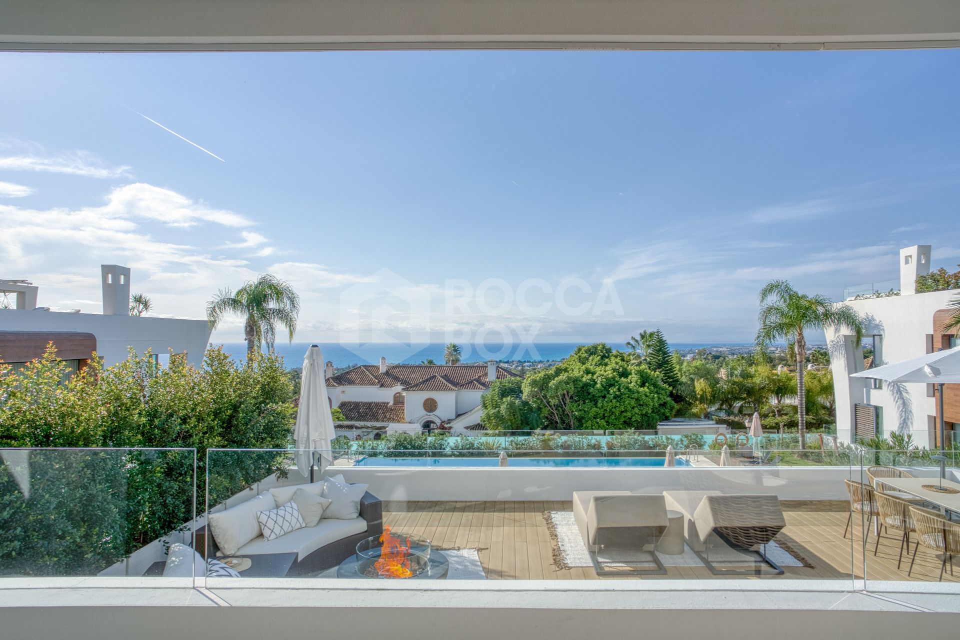 Elegant 4-Bedroom Designer Duplex with Sea Views in La Reserva de Sierra Blanca