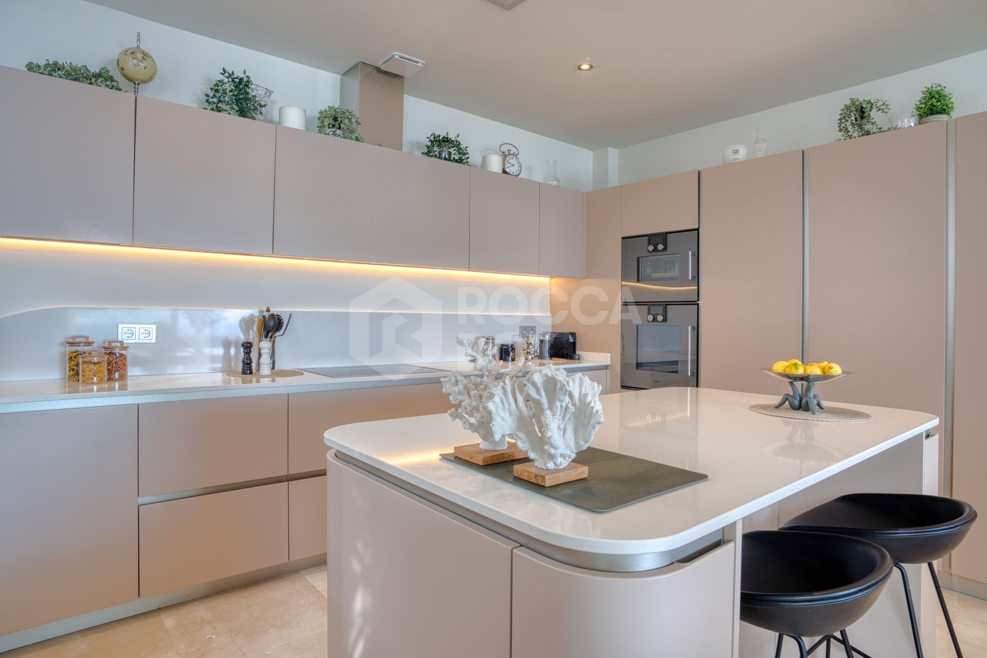 Elegant 4-Bedroom Designer Duplex with Sea Views in La Reserva de Sierra Blanca