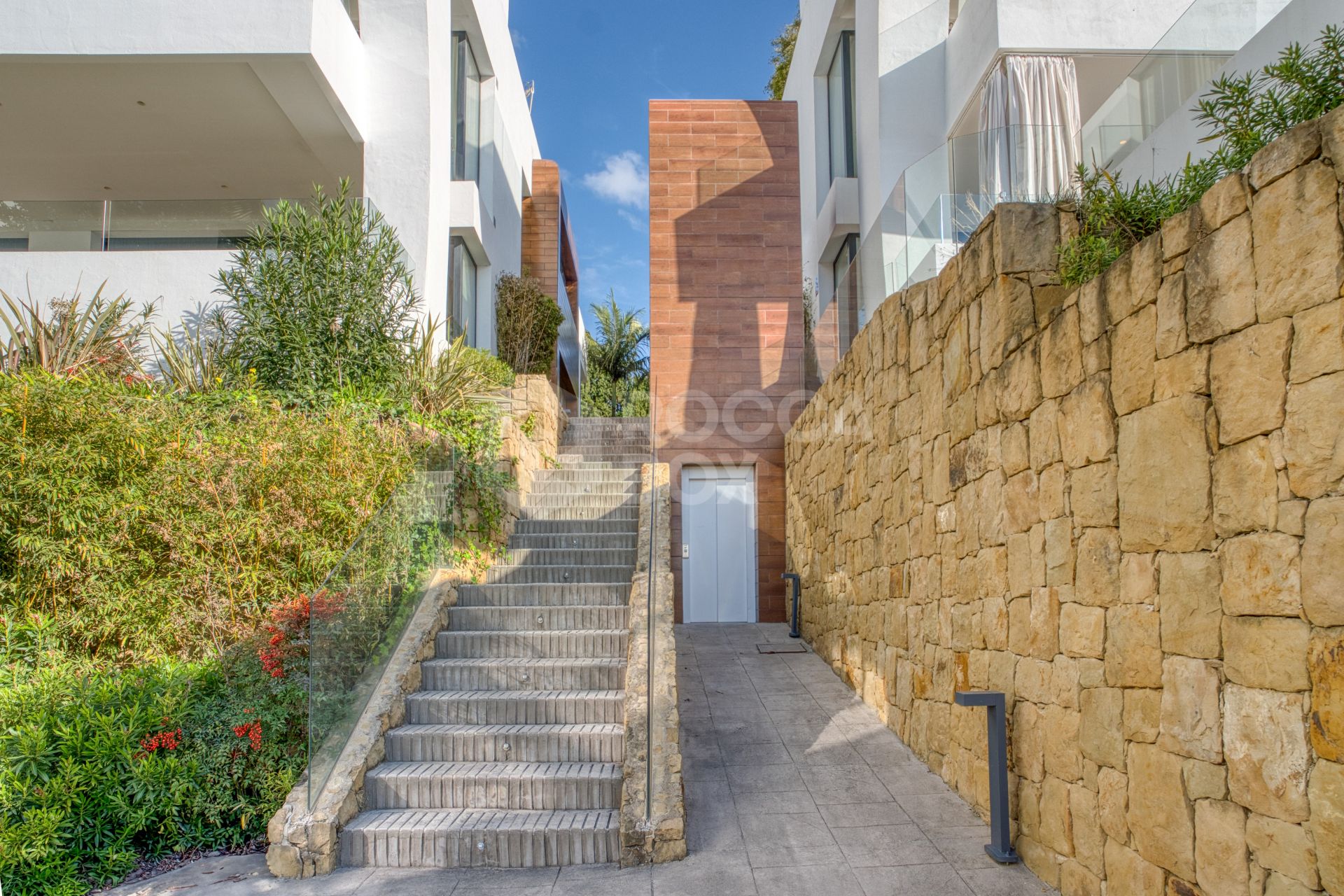 Elegant 4-Bedroom Designer Duplex with Sea Views in La Reserva de Sierra Blanca