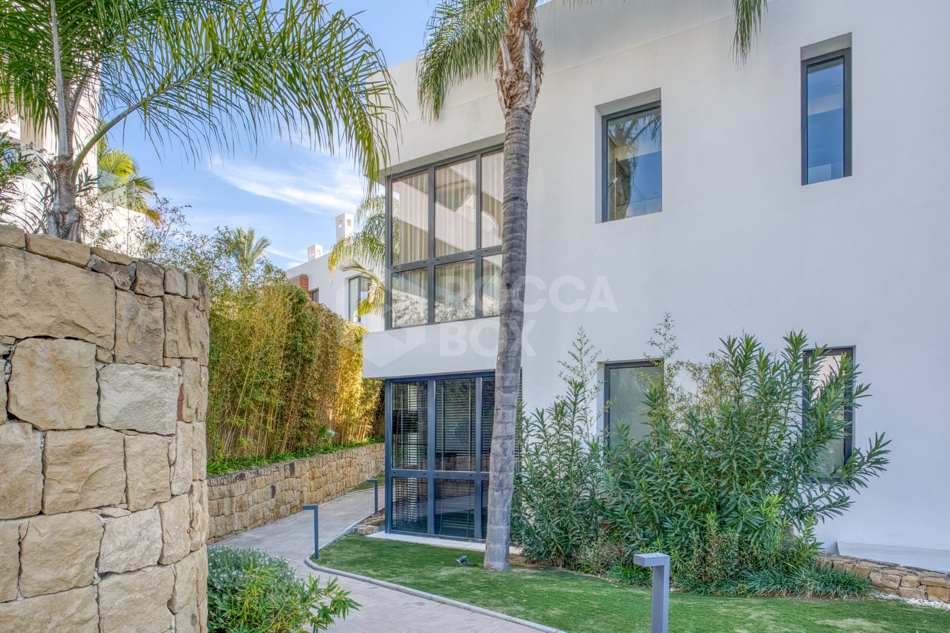 Elegant 4-Bedroom Designer Duplex with Sea Views in La Reserva de Sierra Blanca