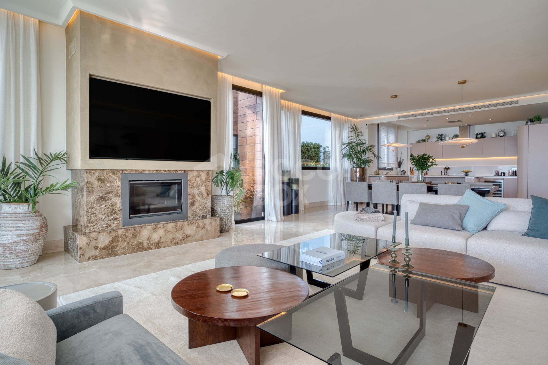 Elegant 4-Bedroom Designer Duplex with Sea Views in La Reserva de Sierra Blanca