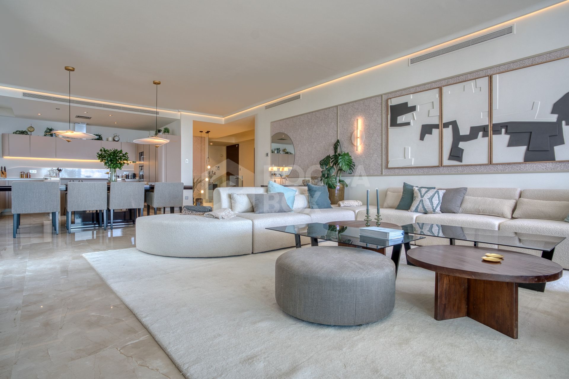 Elegant 4-Bedroom Designer Duplex with Sea Views in La Reserva de Sierra Blanca