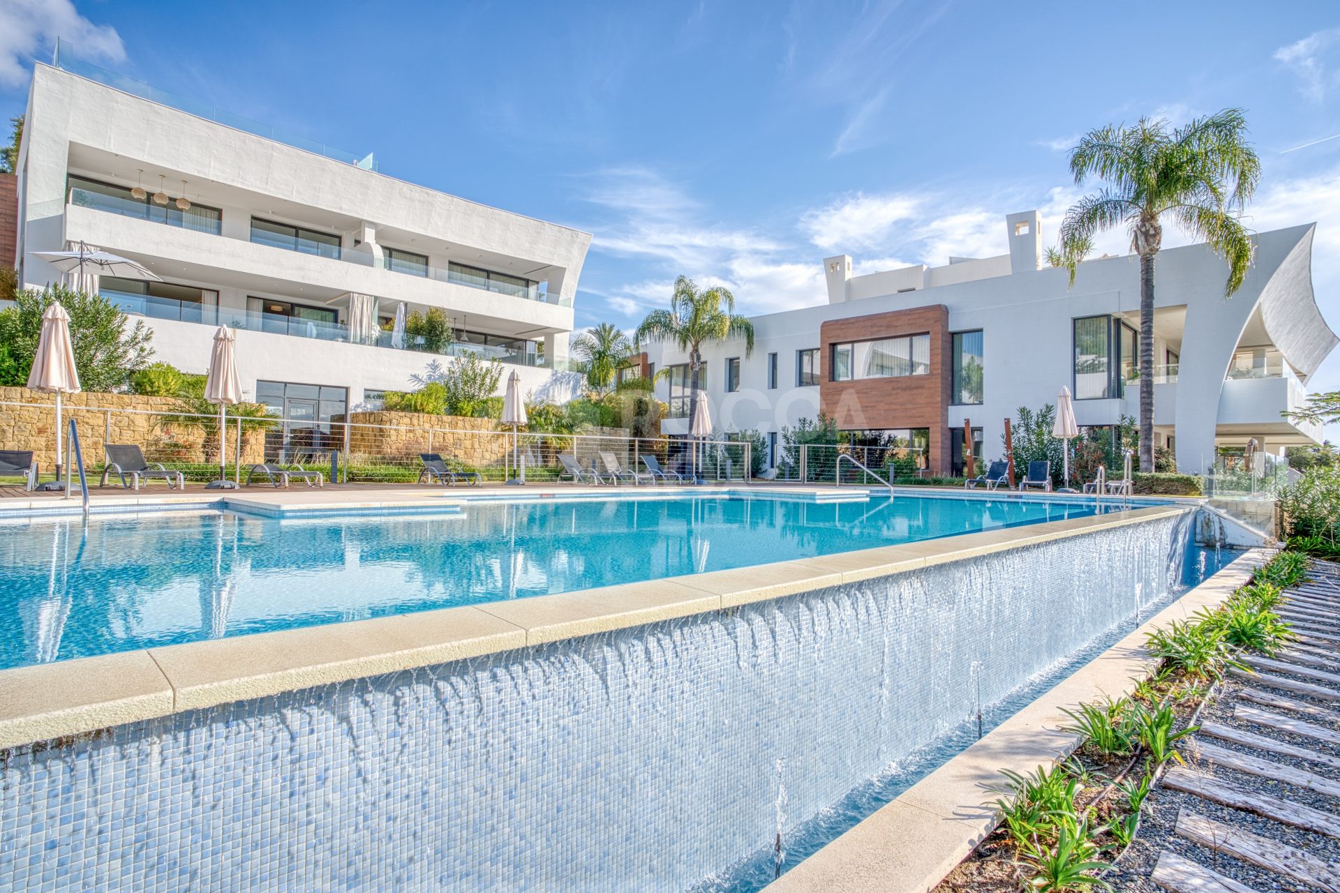 Elegant 4-Bedroom Designer Duplex with Sea Views in La Reserva de Sierra Blanca