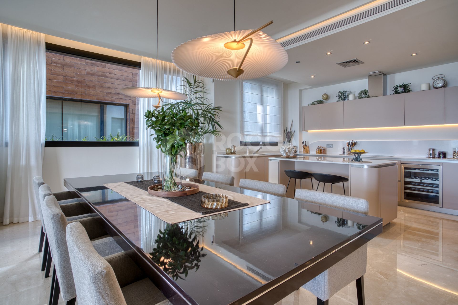 Elegant 4-Bedroom Designer Duplex with Sea Views in La Reserva de Sierra Blanca