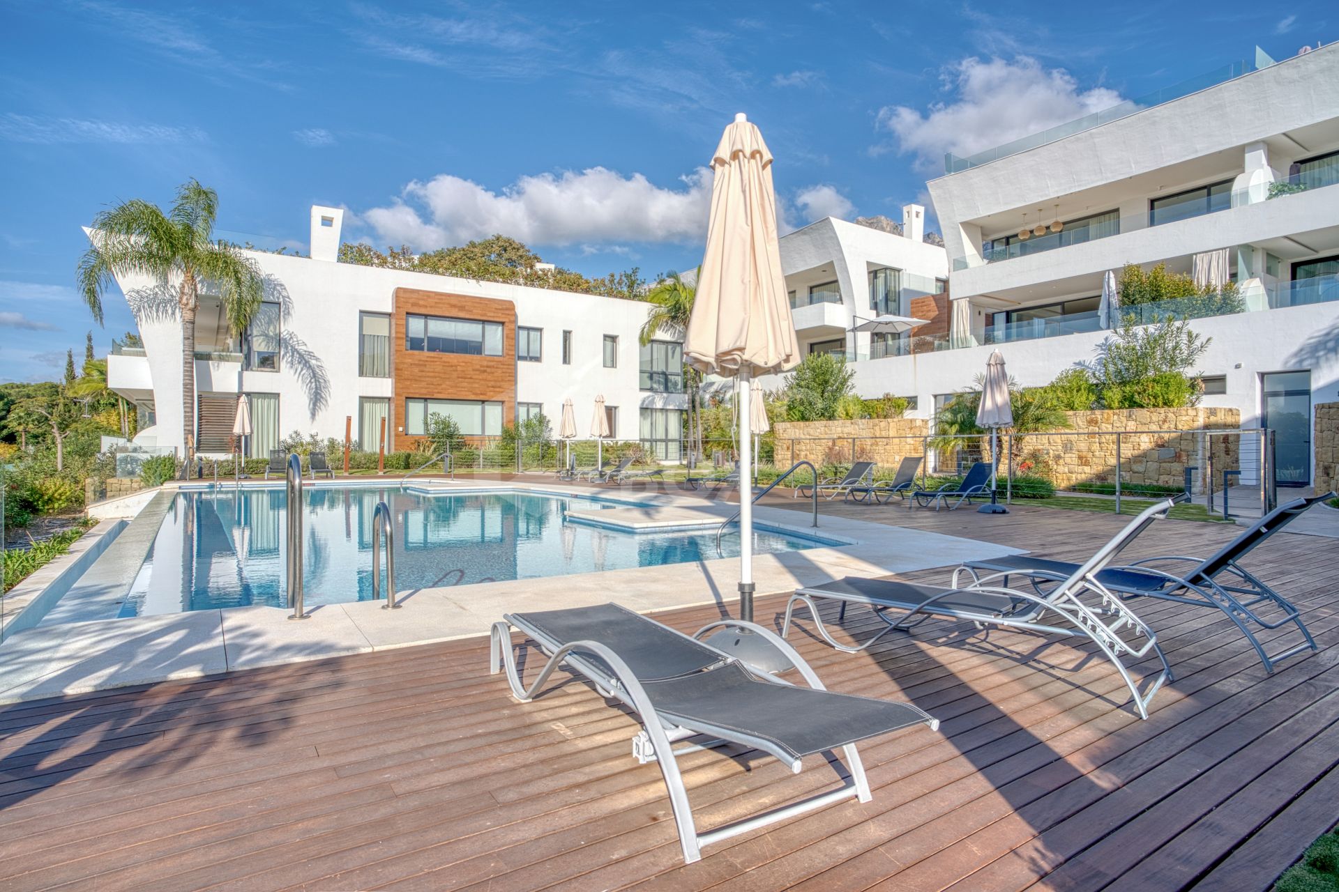Elegant 4-Bedroom Designer Duplex with Sea Views in La Reserva de Sierra Blanca
