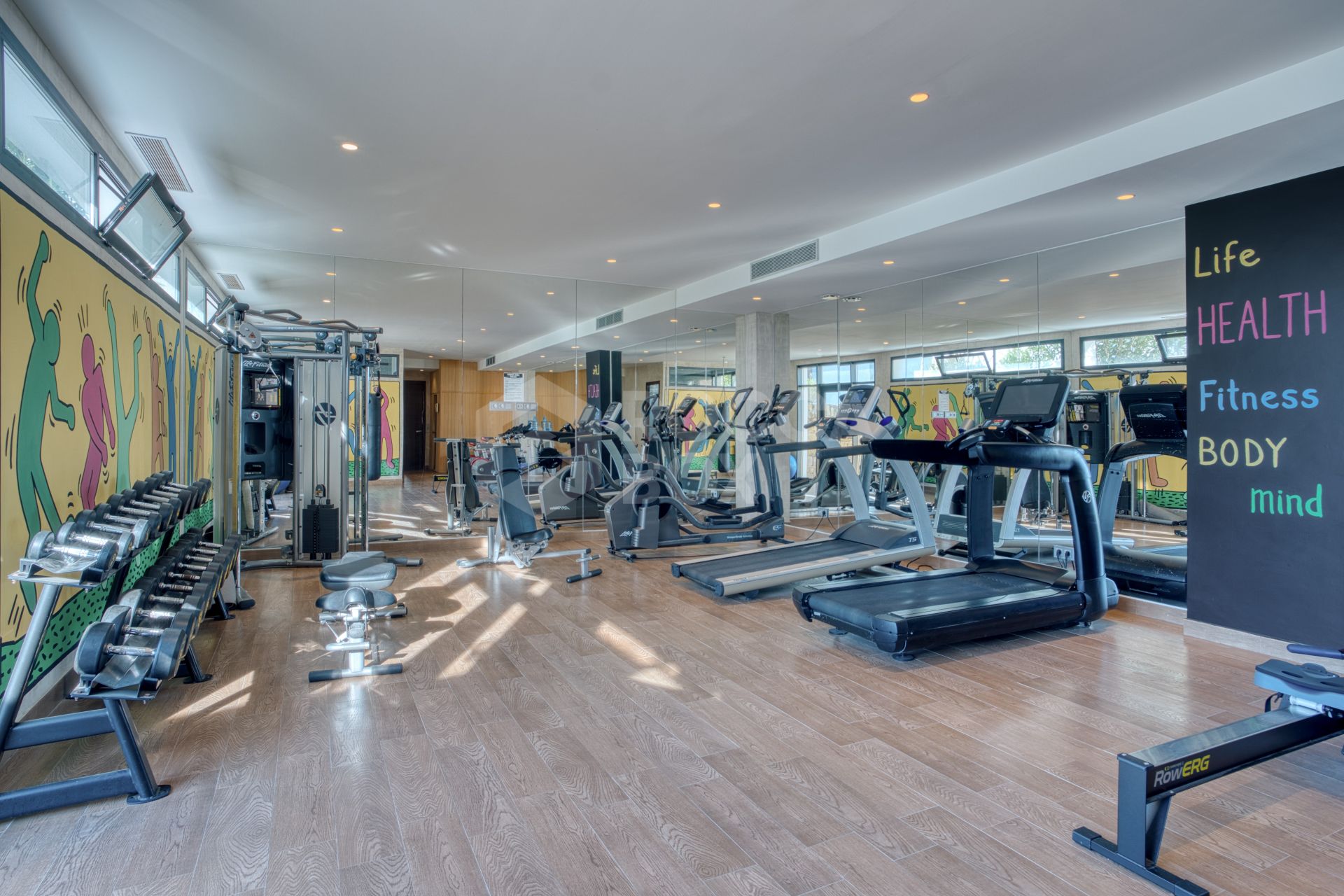 Elegant 4-Bedroom Designer Duplex with Sea Views in La Reserva de Sierra Blanca