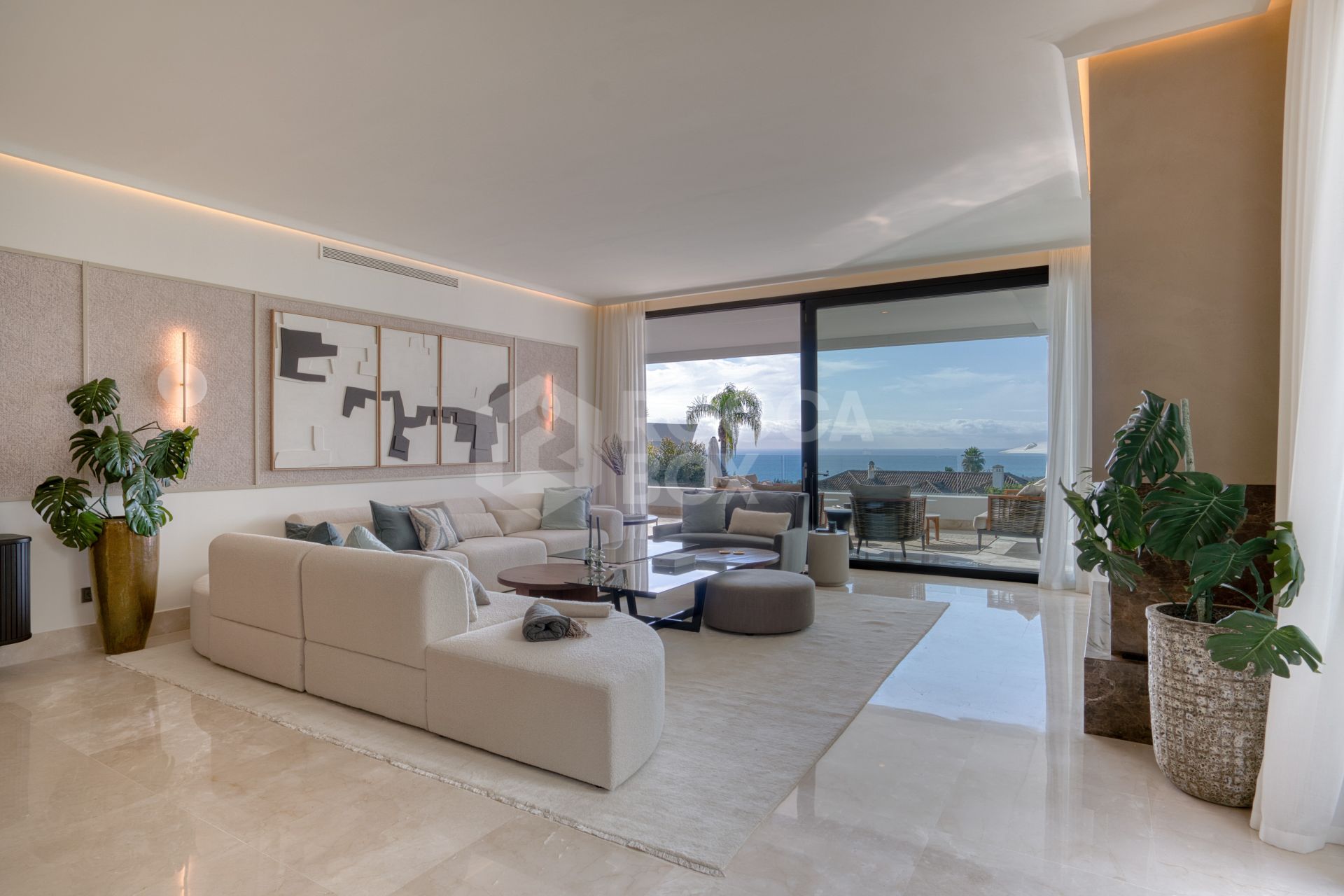 Elegant 4-Bedroom Designer Duplex with Sea Views in La Reserva de Sierra Blanca