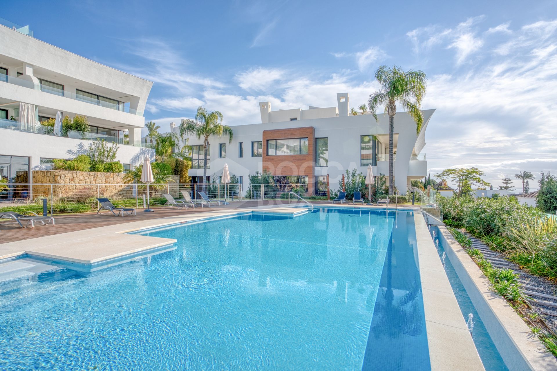 Elegant 4-Bedroom Designer Duplex with Sea Views in La Reserva de Sierra Blanca