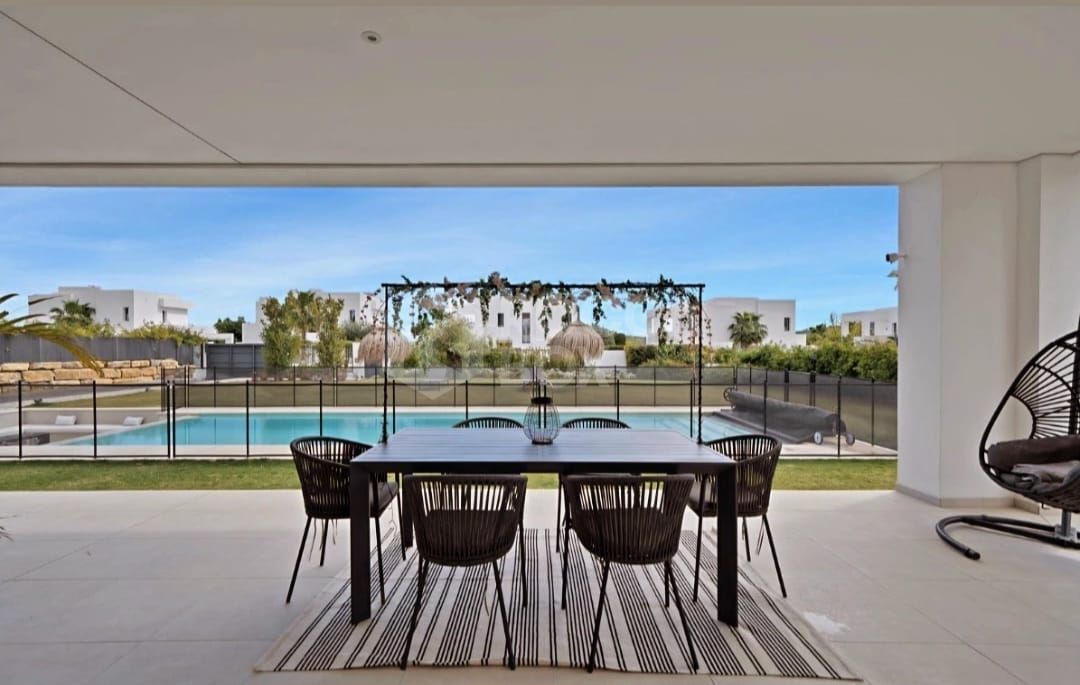 Exquisite Four-Bedroom Luxury Villa with Panoramic Views and Bespoke Upgrades