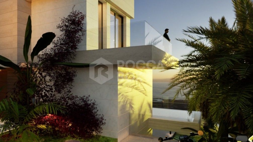 Elegant 5-Bedroom Villa with Sea Views and Frontline Golf Location